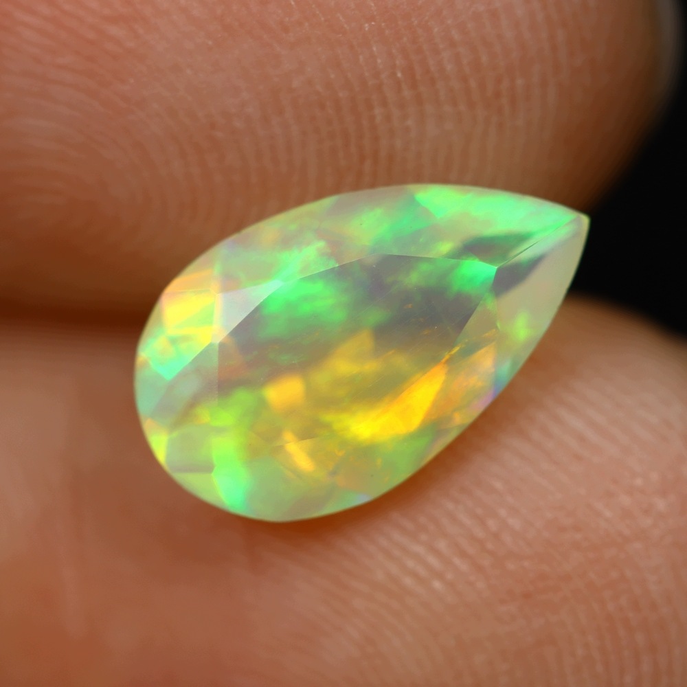 Přírodní opál 1.27 ct Lžička Etiopie certifikát Wbd
