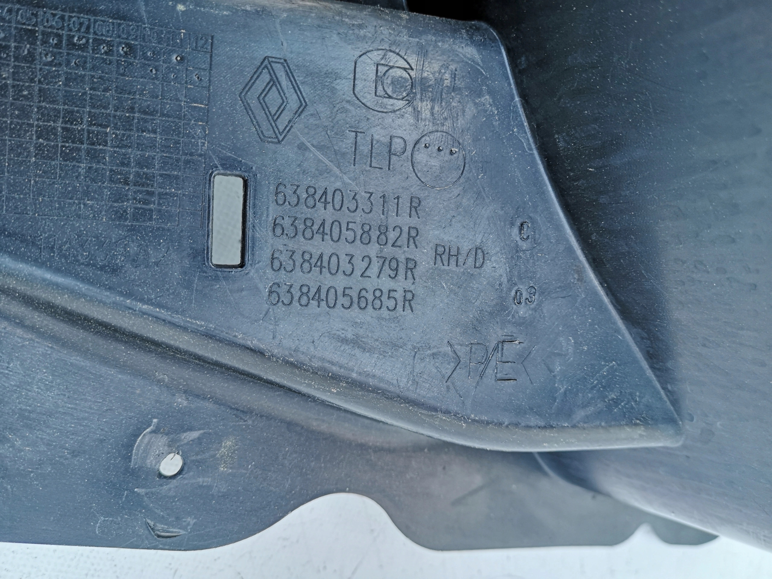 RENAULT CLIO V NADKOLE PRAWE PRZÓD 638403311R Typ samochodu Samochody osobowe