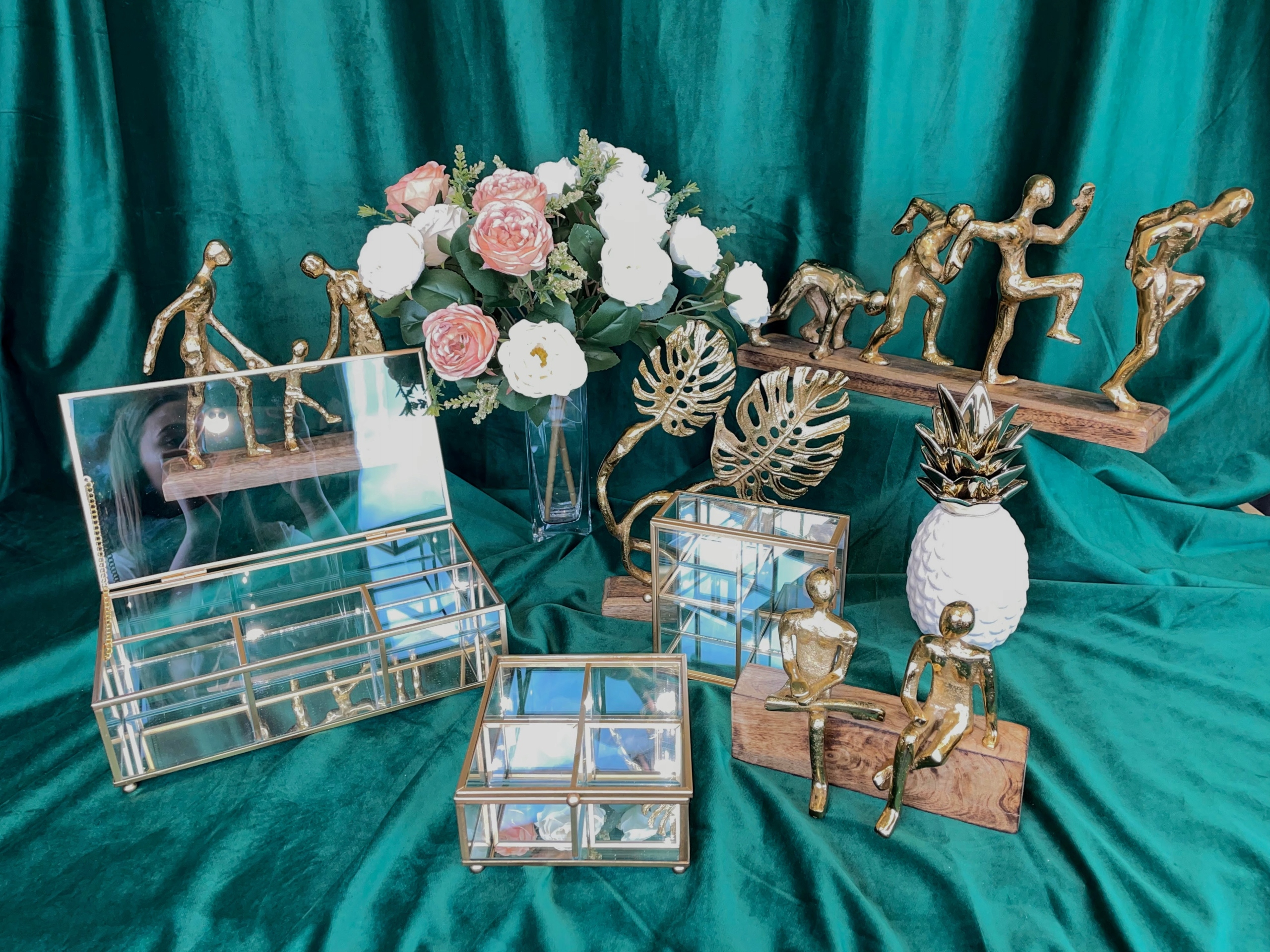 FIGURKA STOJĄCA RODZINA ZŁOTO DREWNO 21,5CM Marka inna