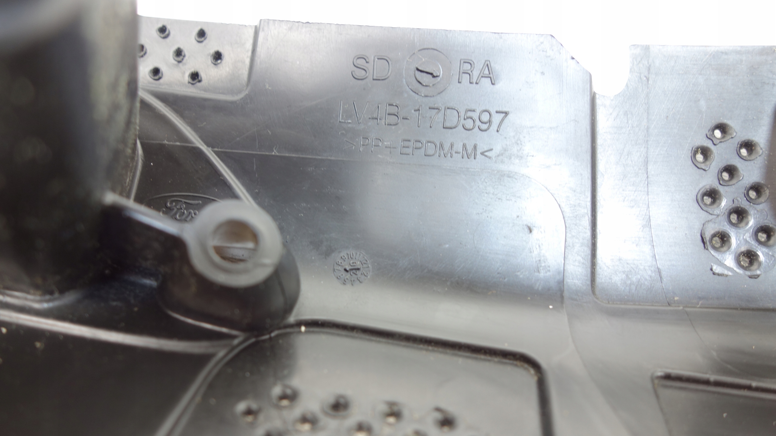 FORD KUGA MK3 III Halter der Spritzdüse links 2019- LV4B-17D597
