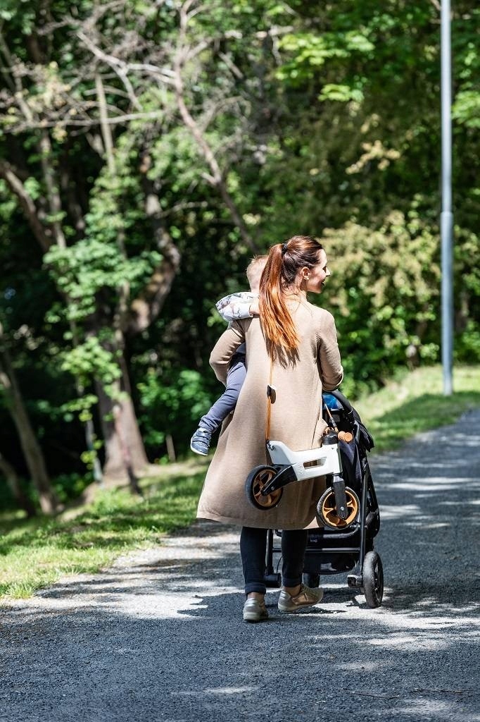 ROWER BIEGOWY JEŹDZIK 2w1 NIEBIESKI + PASEK DO NOSZENIA DLA RODZICA Kolor Niebieski