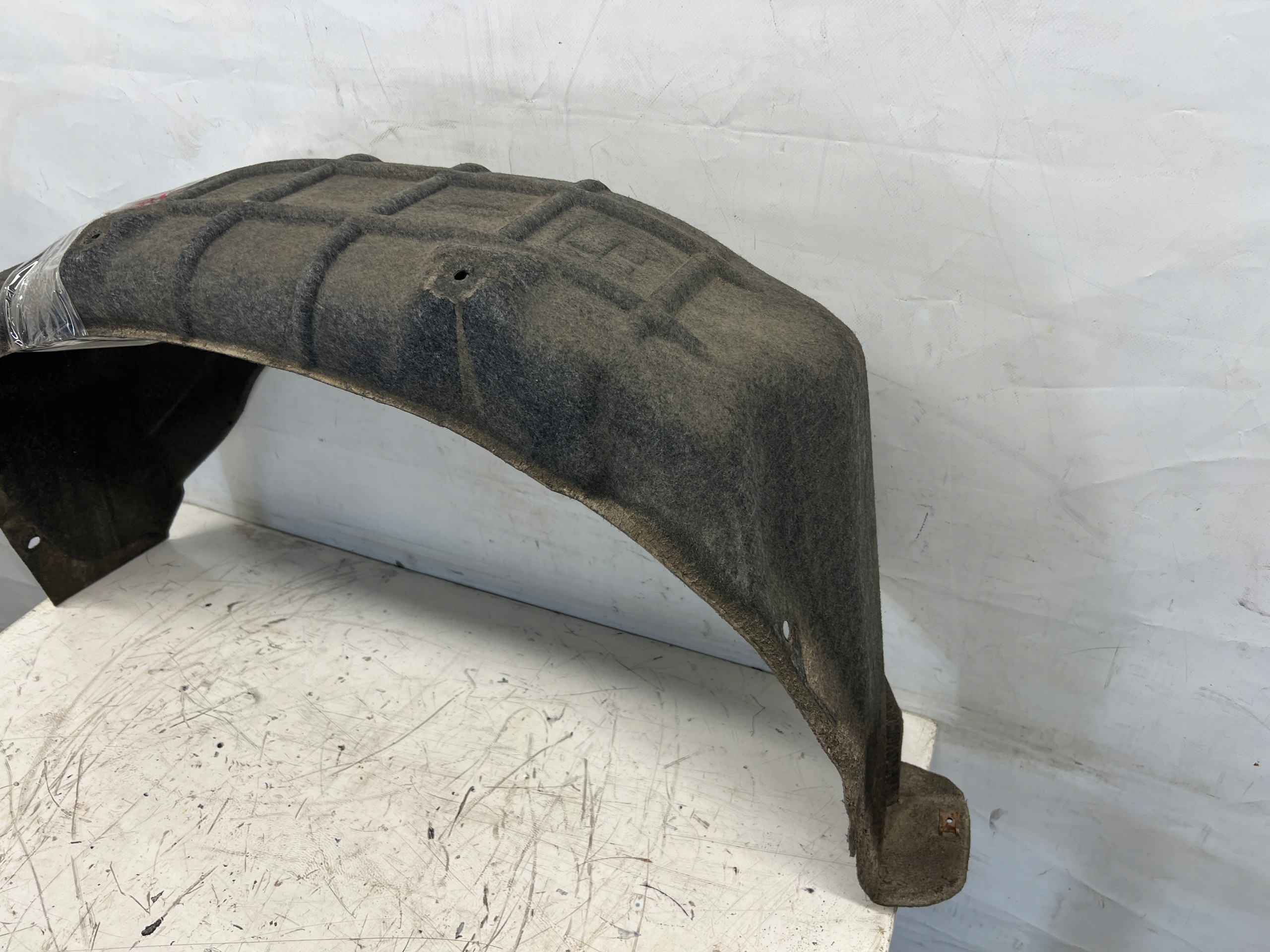 Nissan X-TRAIL T32 mudguard left rear part left rear.