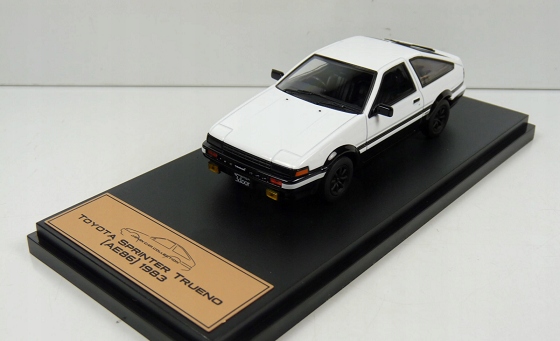 Hachette 1983 Toyota Sprinter Trueno (AE86) bílá 1:43