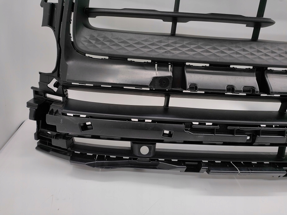 Kratka Grill Atrapa 95B807683CE Macan Lift 21^ Producent części Porsche OE
