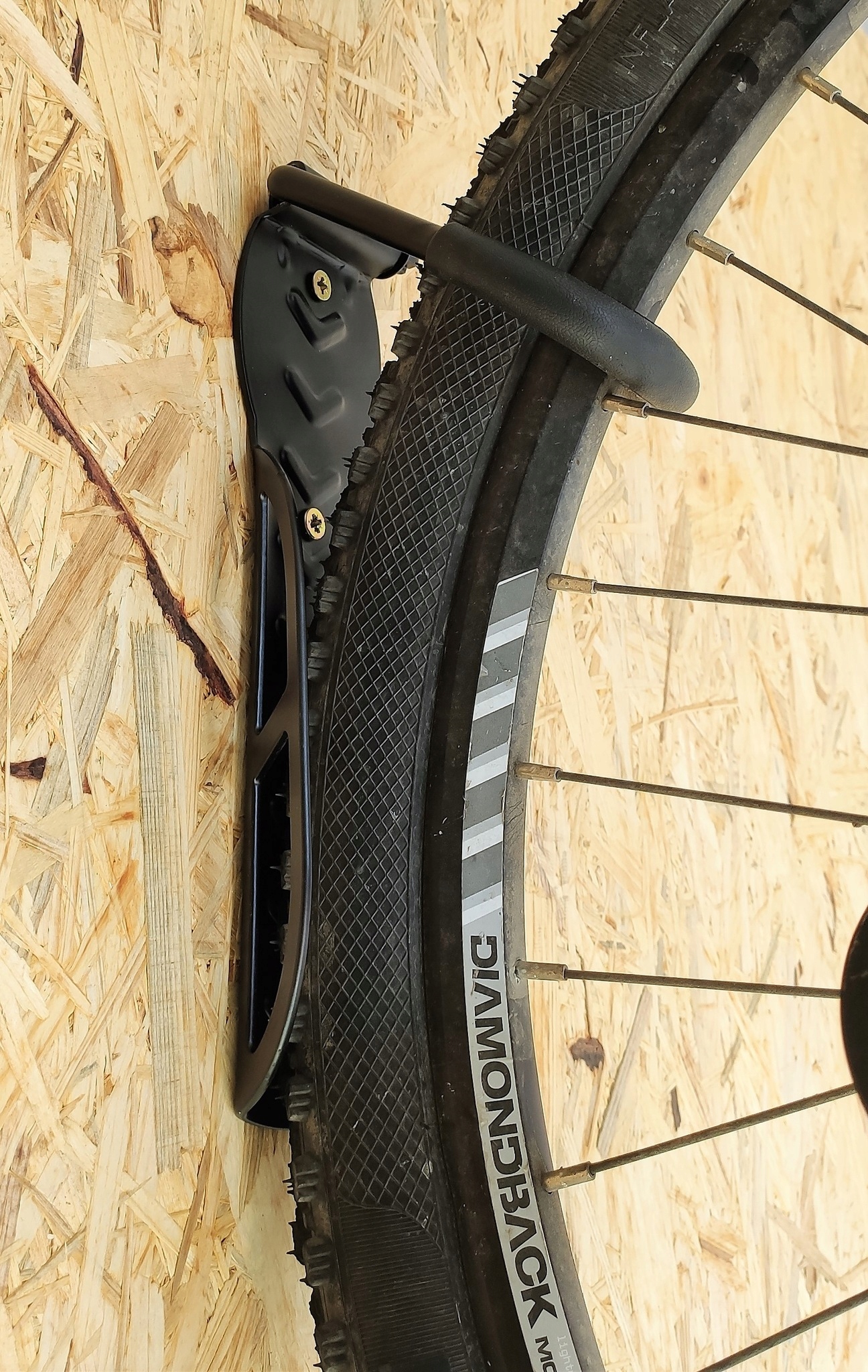 HAK UCHWYT WIESZAK STOJAK ROWEROWY NA ŚCIANĘ ROWER HK-07 Marka TMY