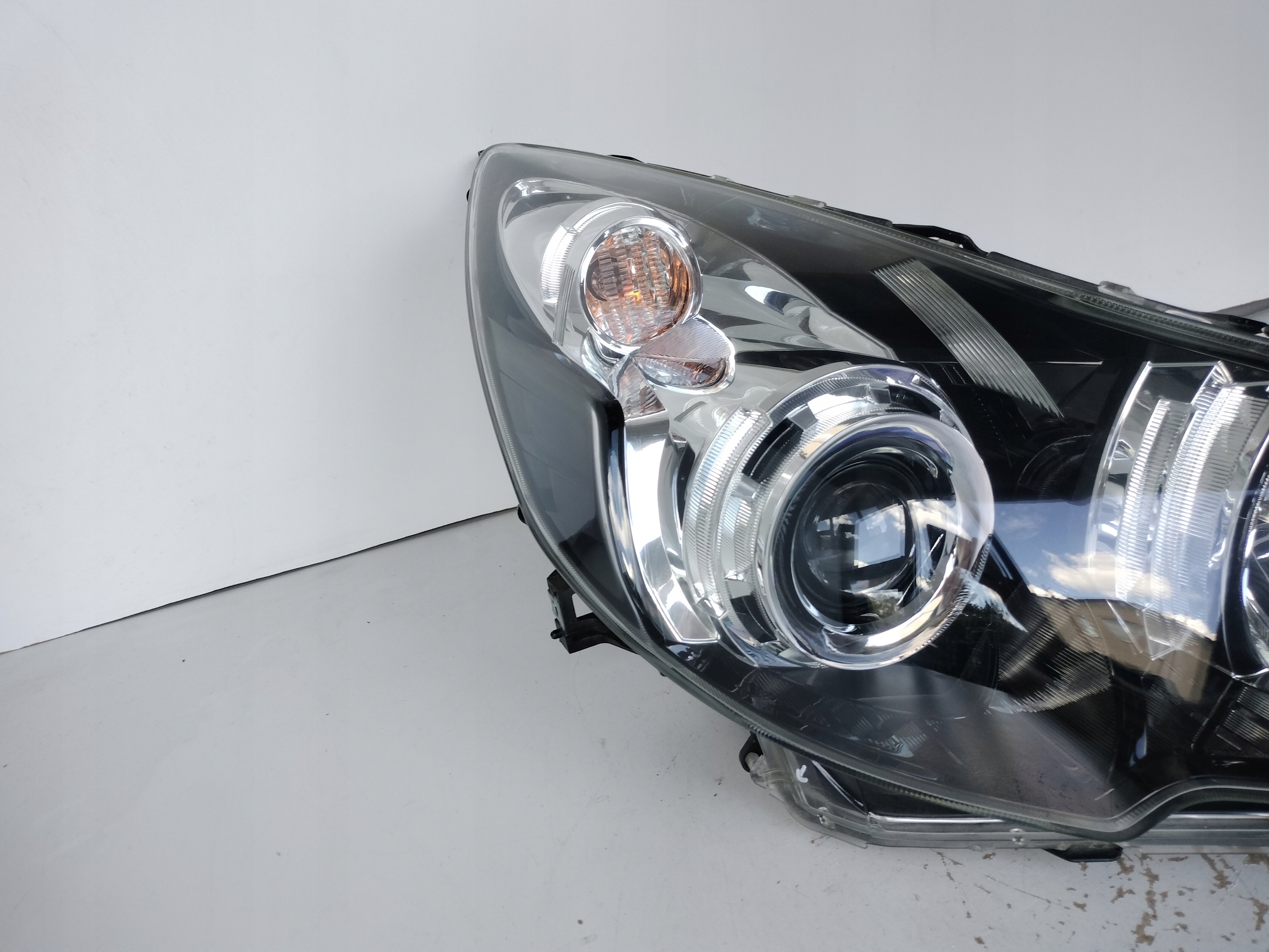 light right REFLEKTOR SUBARU LEGACY OUTBACK 09- XENON black