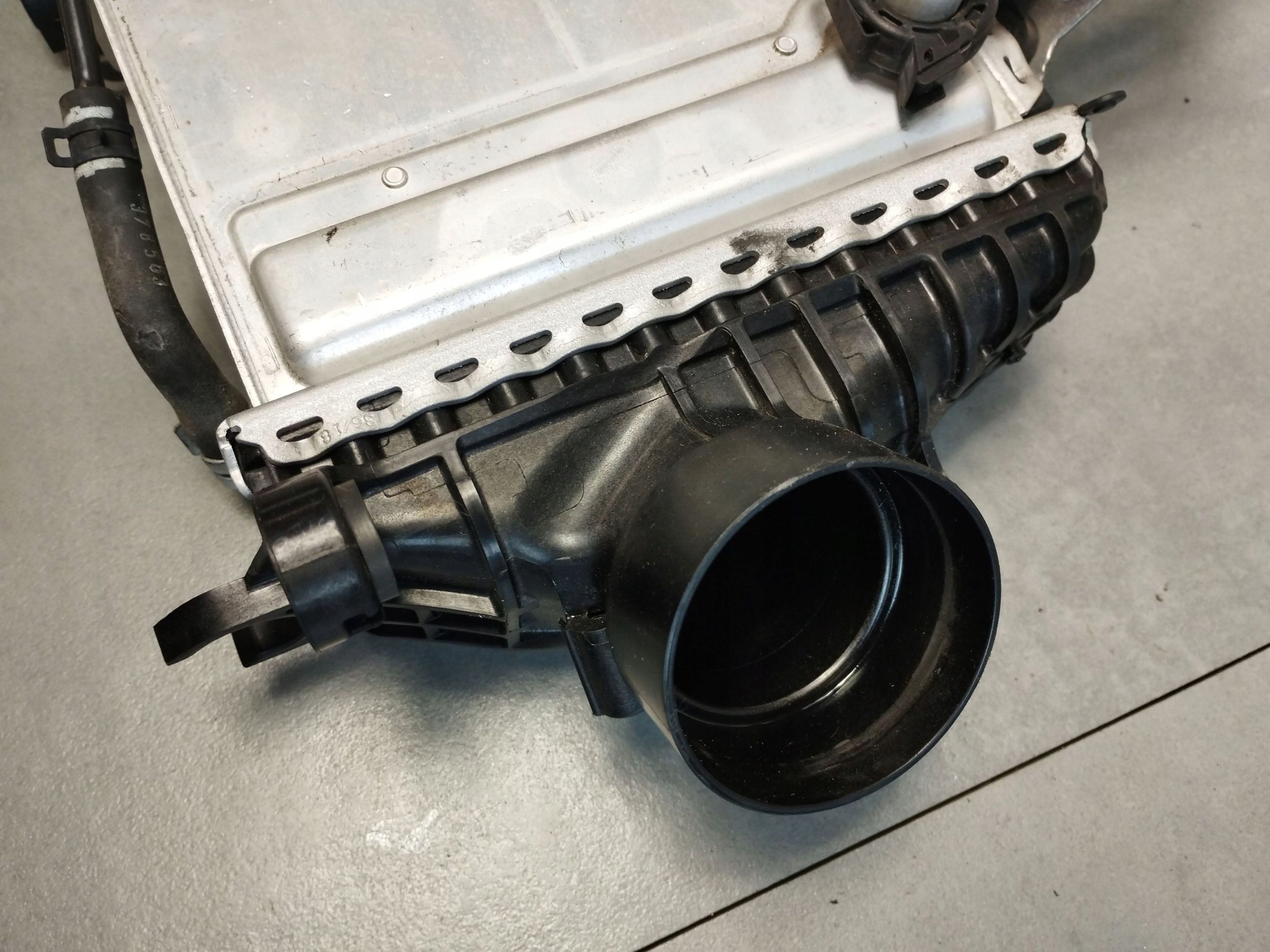 Mercedes-Benz E W213 2.0 CDI radiator intercooler A6540906100
