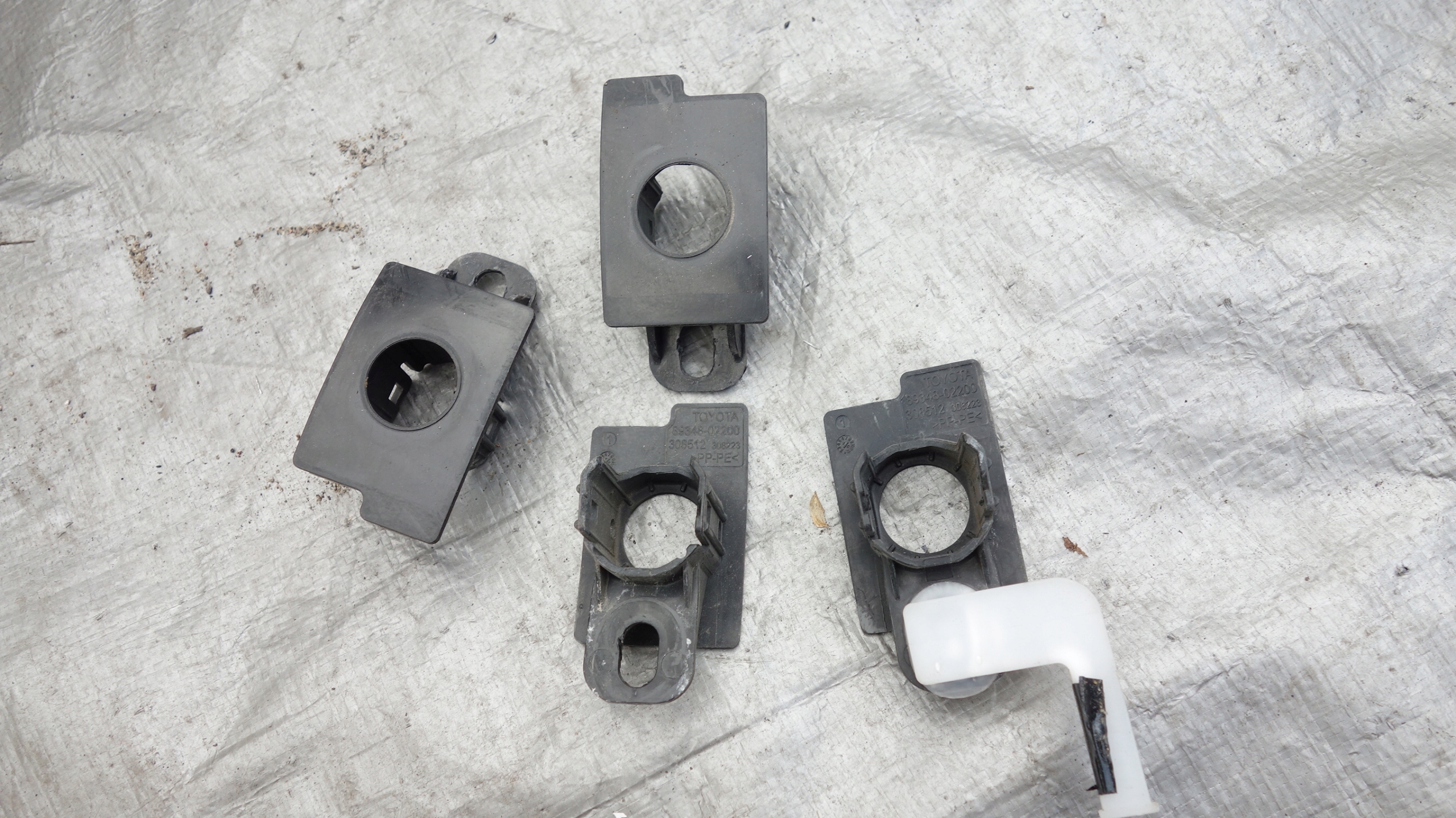 286/722 mih8 - AURIS II LIFT 15-КОРЗИНА КРІПЛЕННЯ ДАТЧИКА PDC