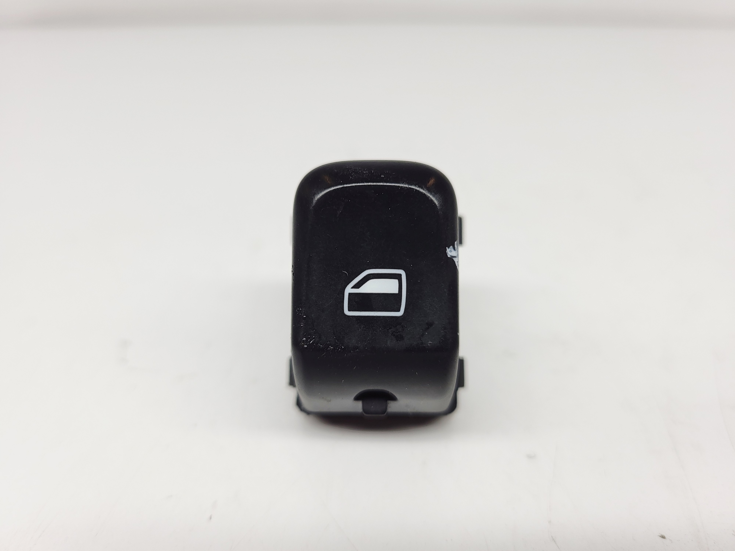 switch button of control windows right front AUDI A4 B8 8K0959855A