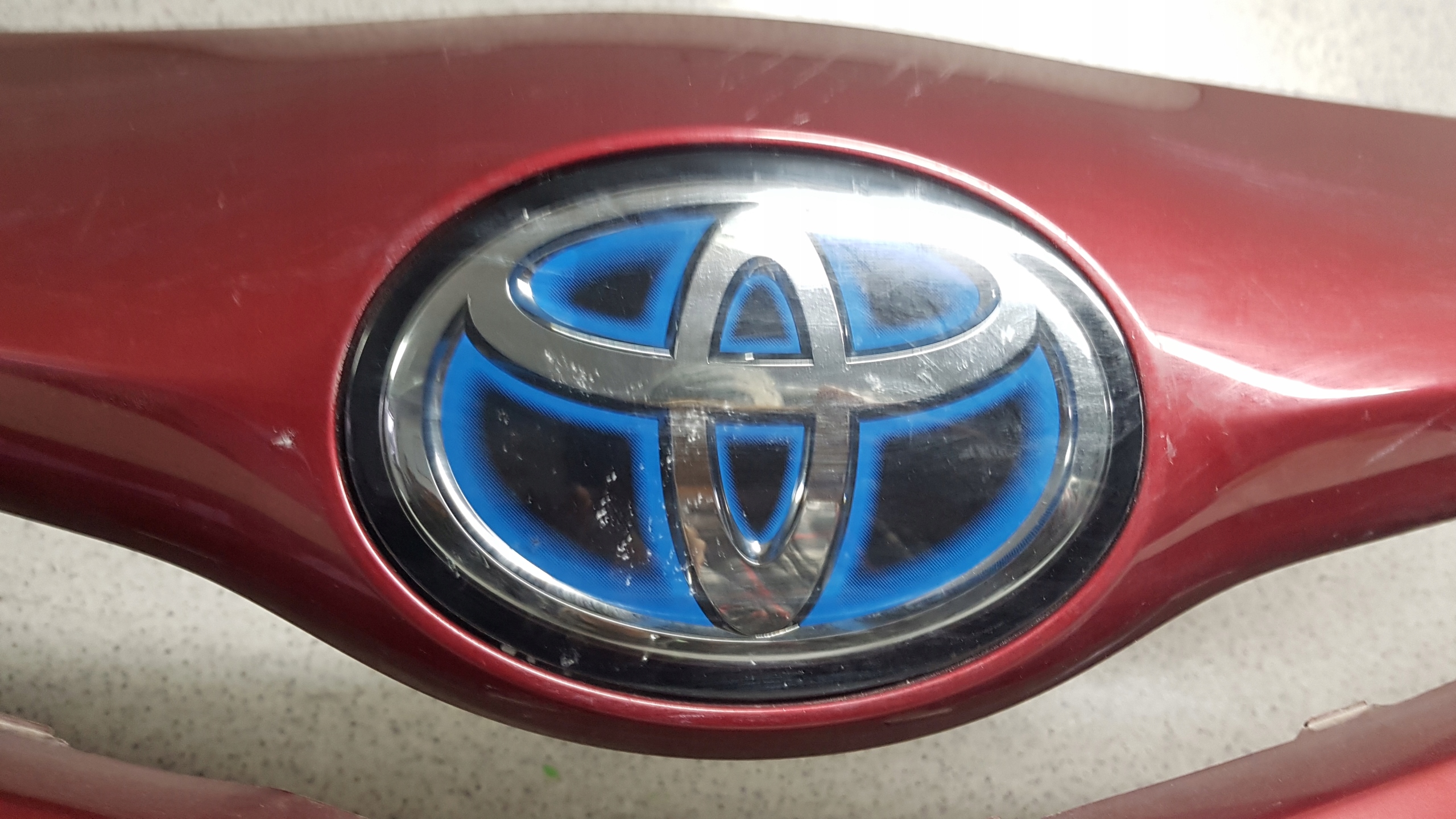 TOYOTA PRIUS plus 2015 - bumper front 2335