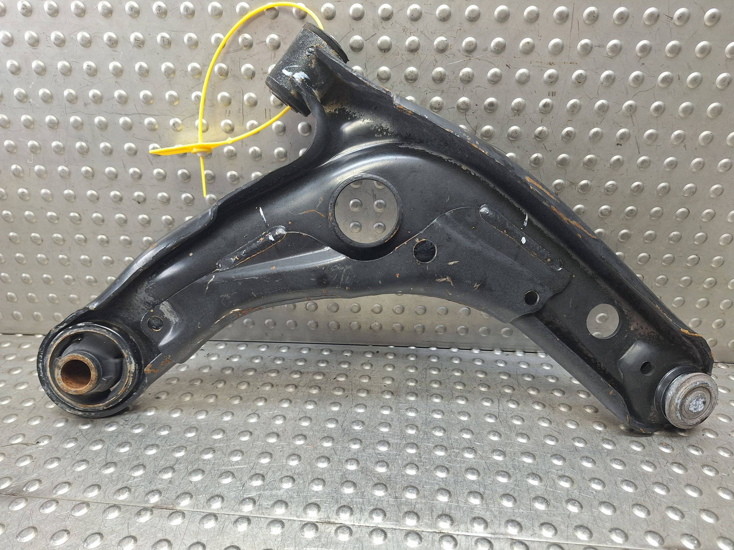 arm left front TOYOTA YARIS II III 06-20