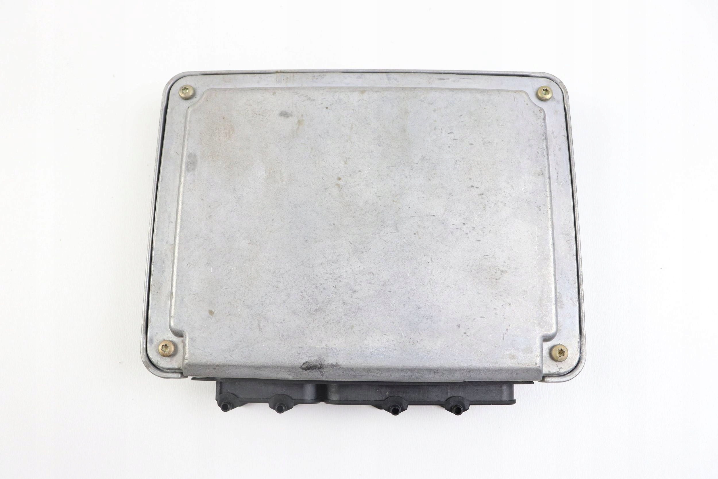 VW PASSAT B5 GOLF IV control unit computer module of the engine 1.9 TDI 038906018P