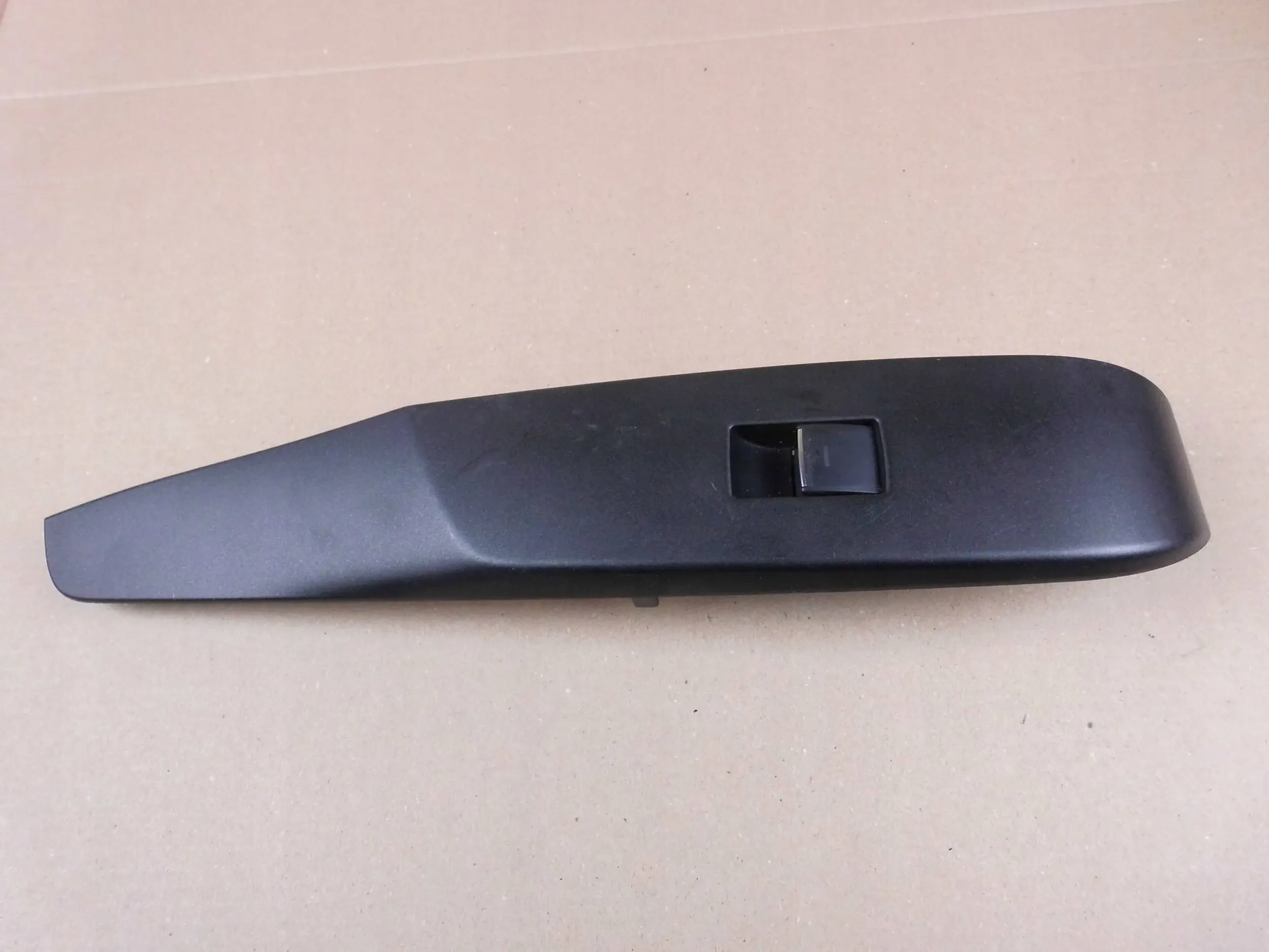 Toyota Camry VIII XV70 2020 panel window control switch right front 7423133540