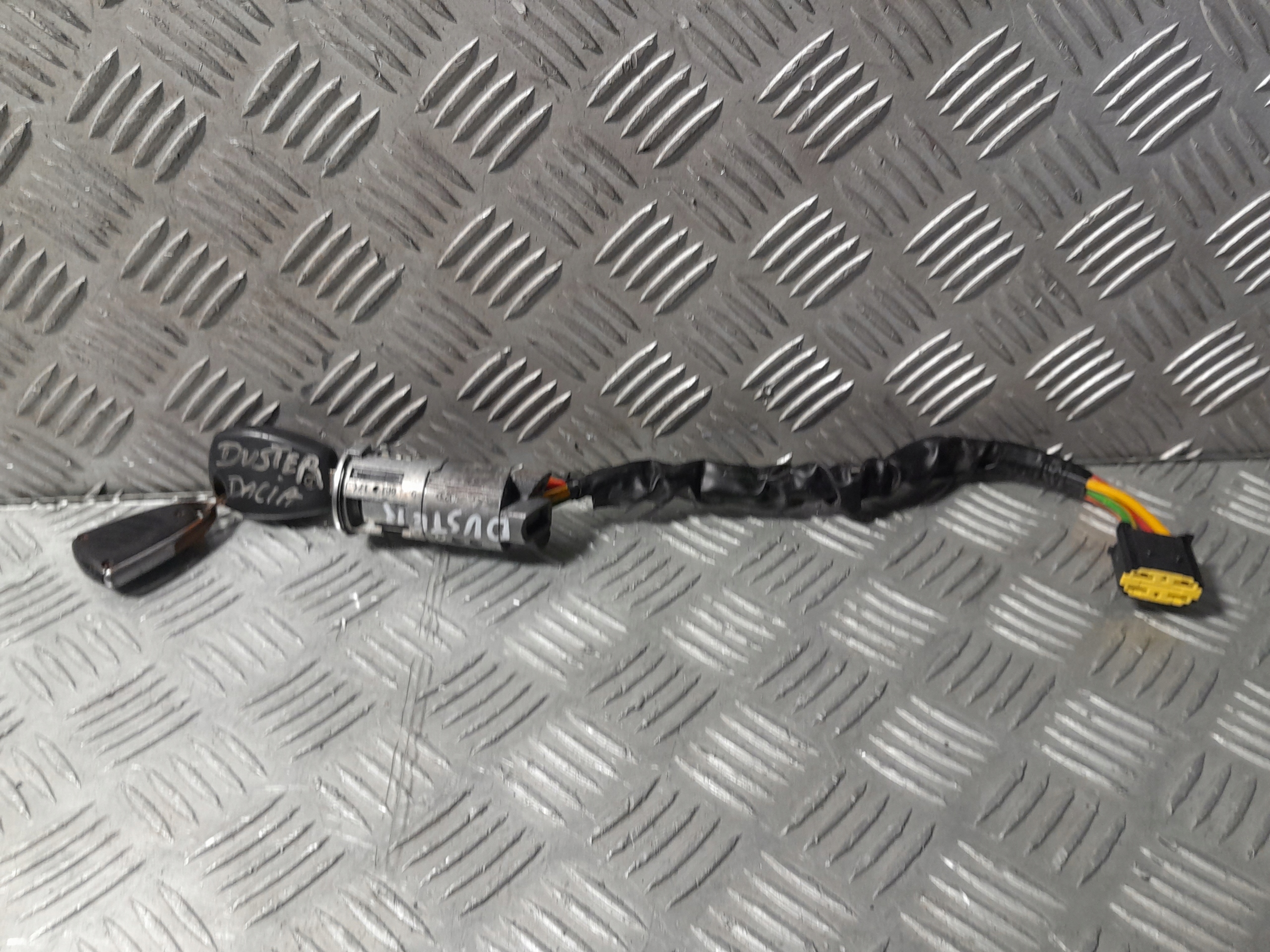 DACIA DUSTER КЛЮЧ ЗАЖИГАНИЯ