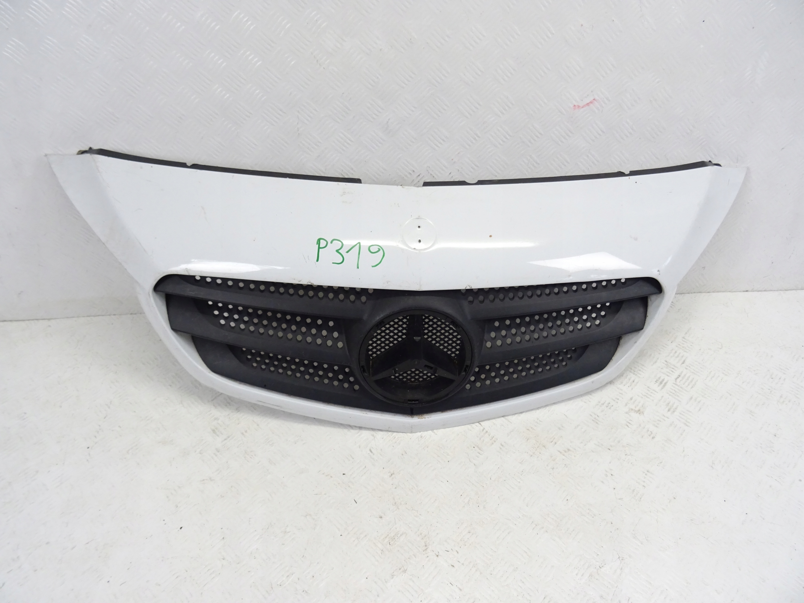 MERCEDES CITAN 415 grill grille of a bumper front front