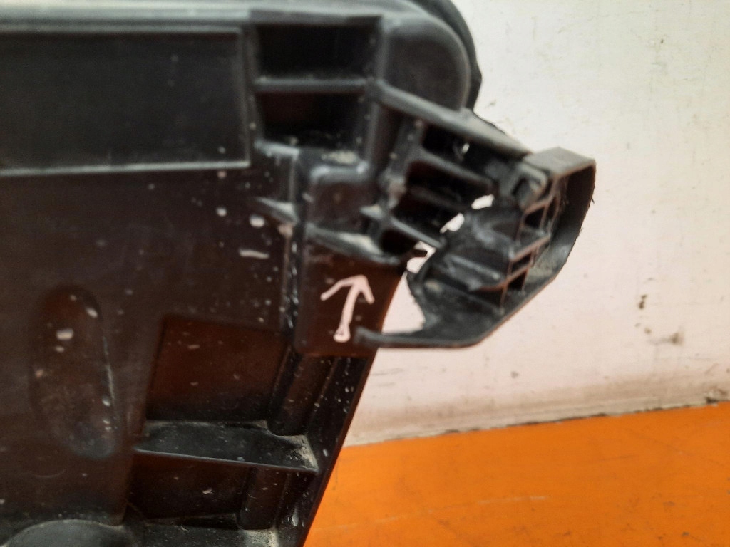 Cadillac ESCALADE IV 14-20 правая перед ГАЛОГЕН правый передний