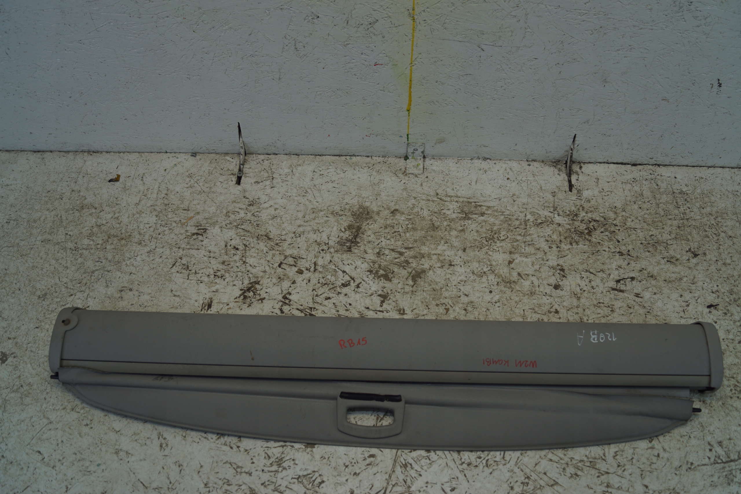 ROLETA BAGAŻNIKA MERCEDES W211 KOMBI