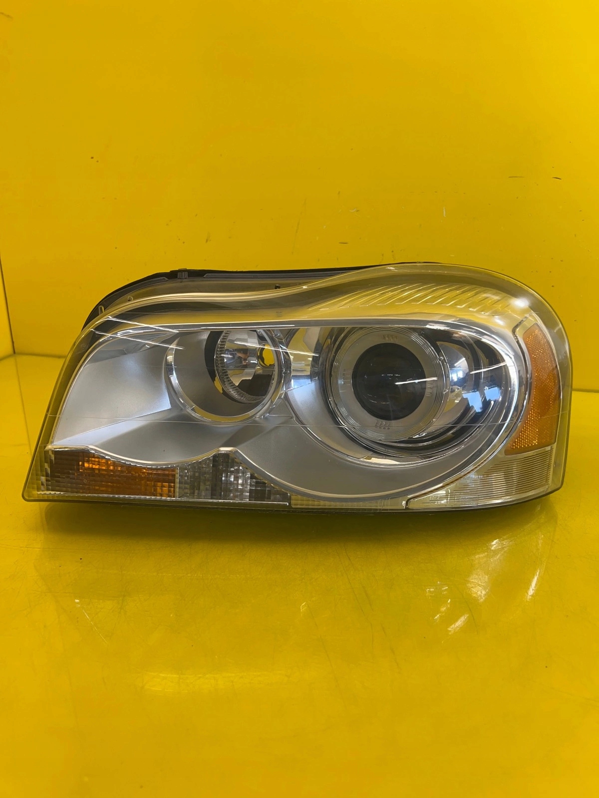 light left Volvo XC90 Xenon 07-14 89902046