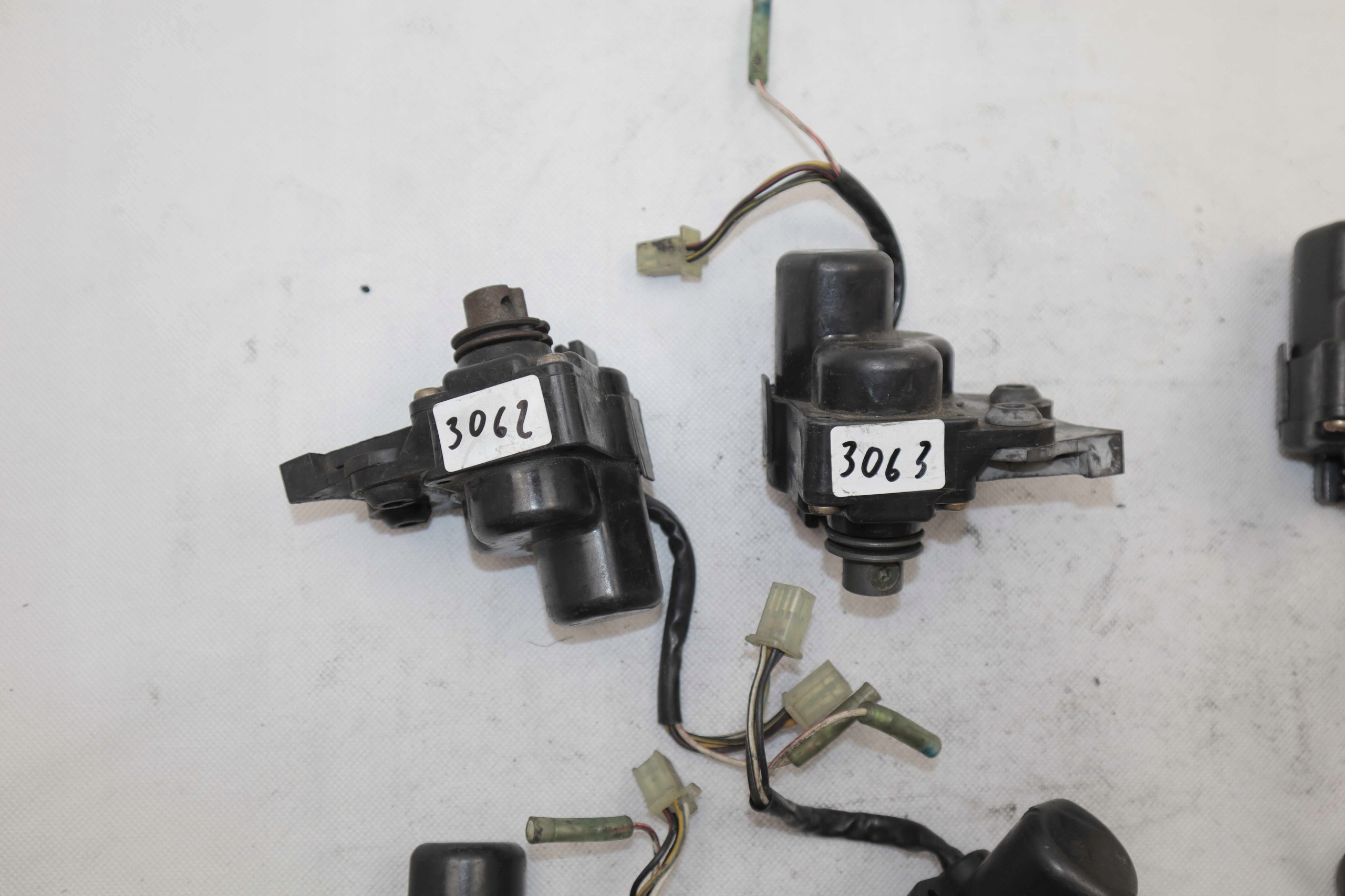 R1 RN01 RN04 Silniczek Zaworu Wydechowego EXUP Producent Yamaha OE