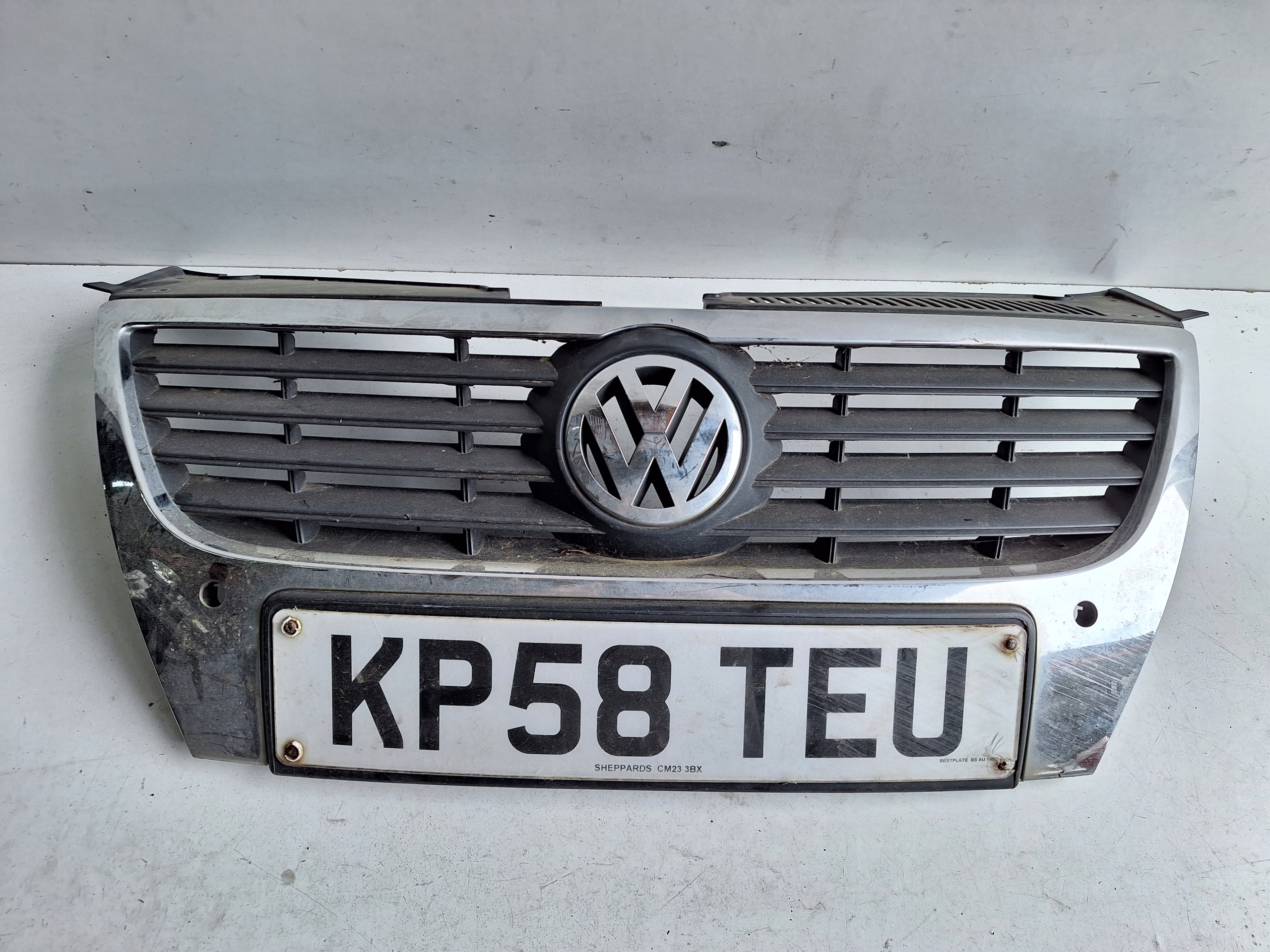 VOLKSWAGEN PASSAT B6 05-10 Grill PDC