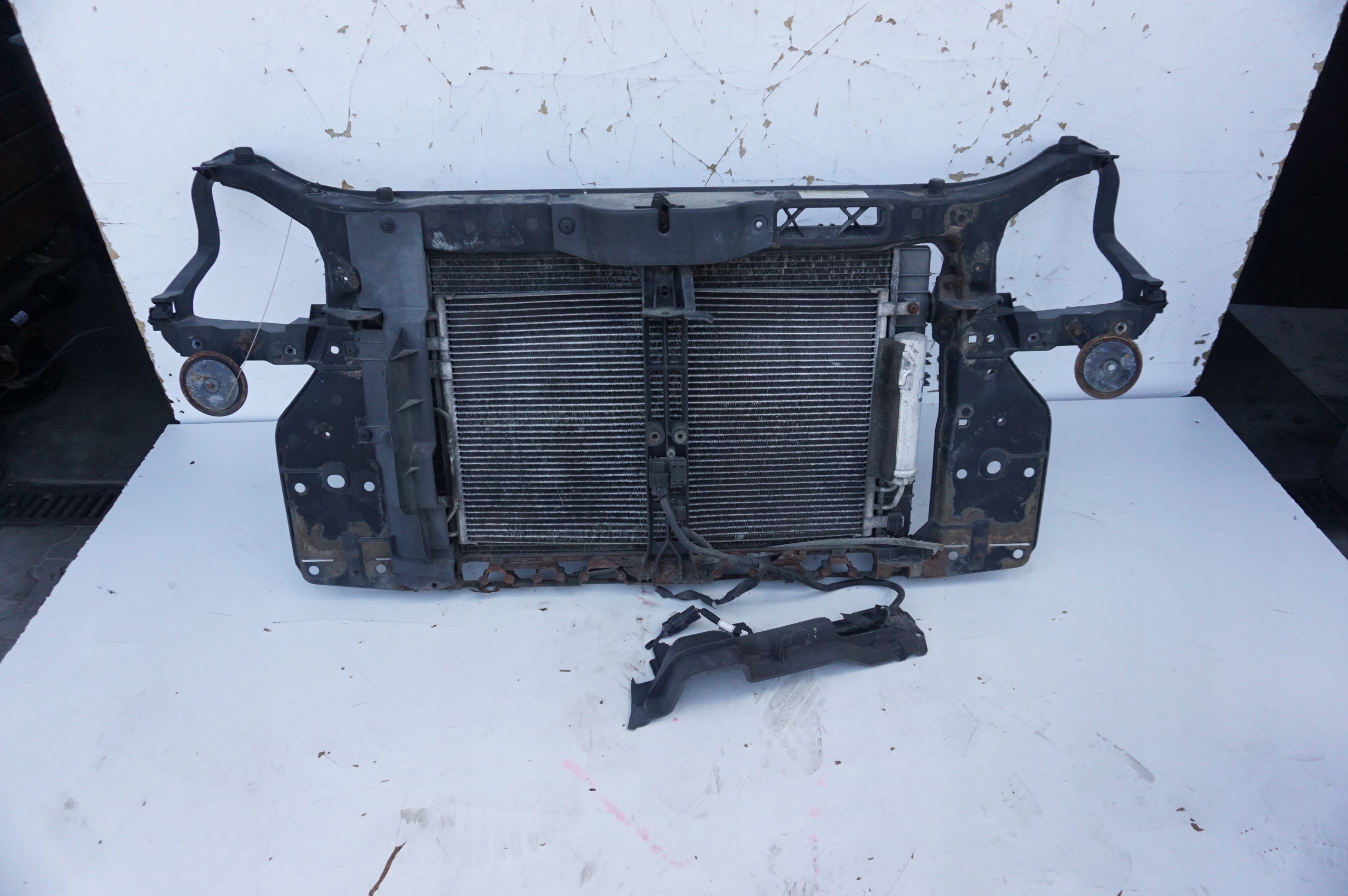 WZMOCNIENIE CHŁODNICE PAS HYUNDAI TUCSON I 2.0 16V