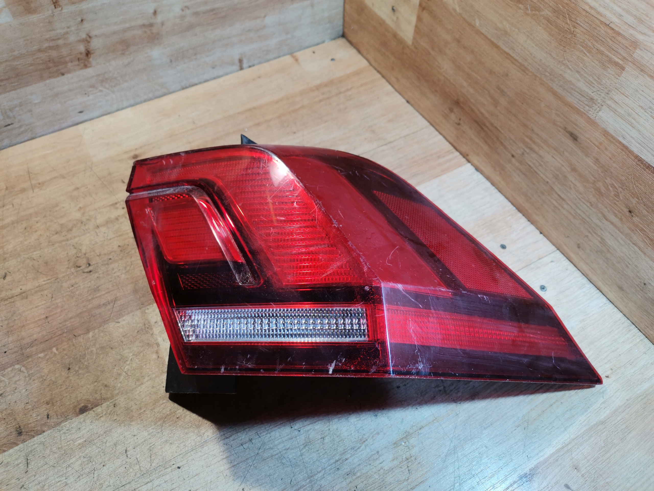 light rear part right LED VW TIGUAN II 5NA945096C 2015