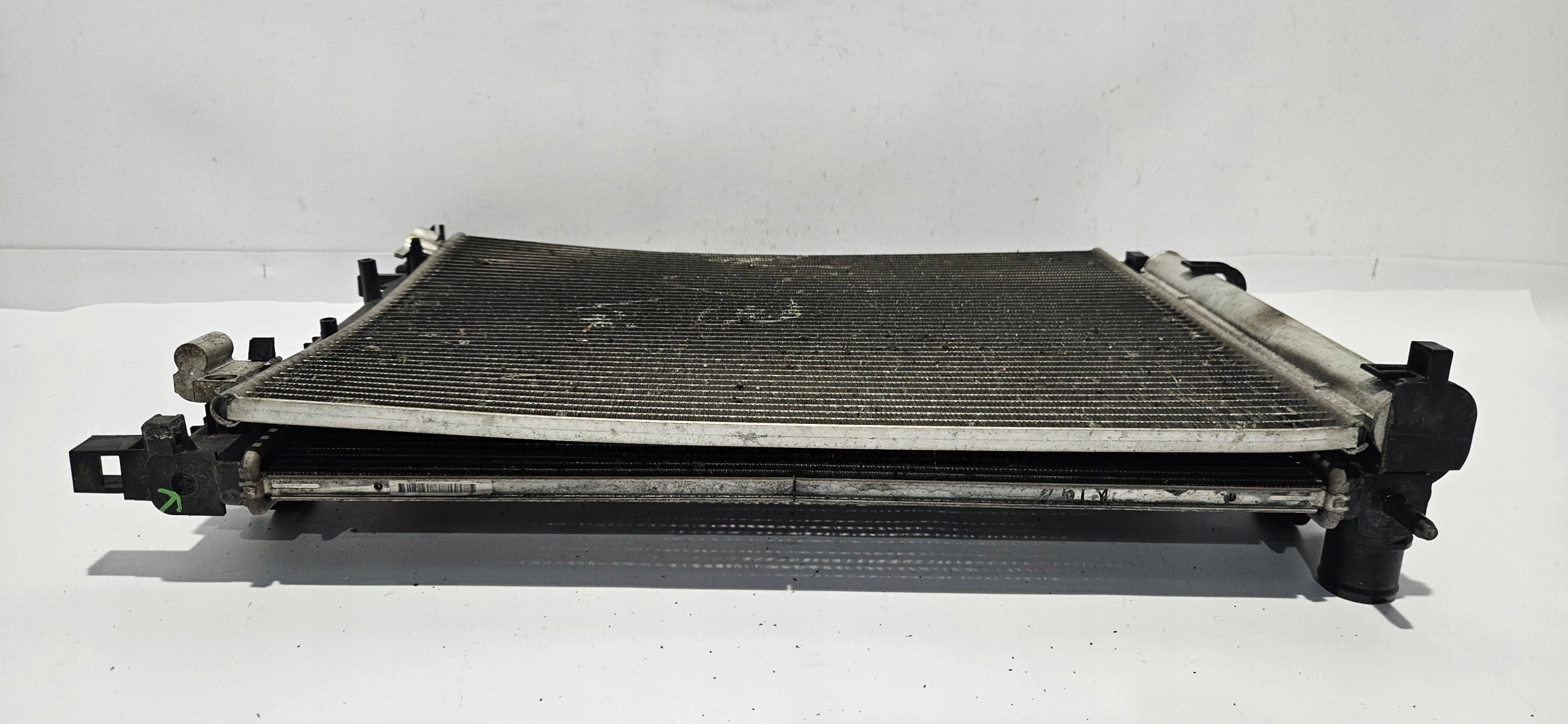 CHŁODNICA WODY + KLIMATYZACJI RENAULT CLIO IV Waga produktu 0 kg