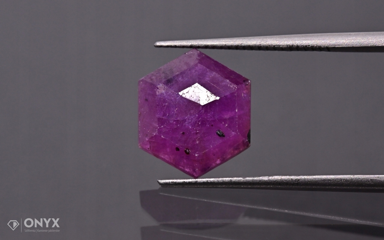 Rubín fazetovaná rozeta hexagon 10x10 mm