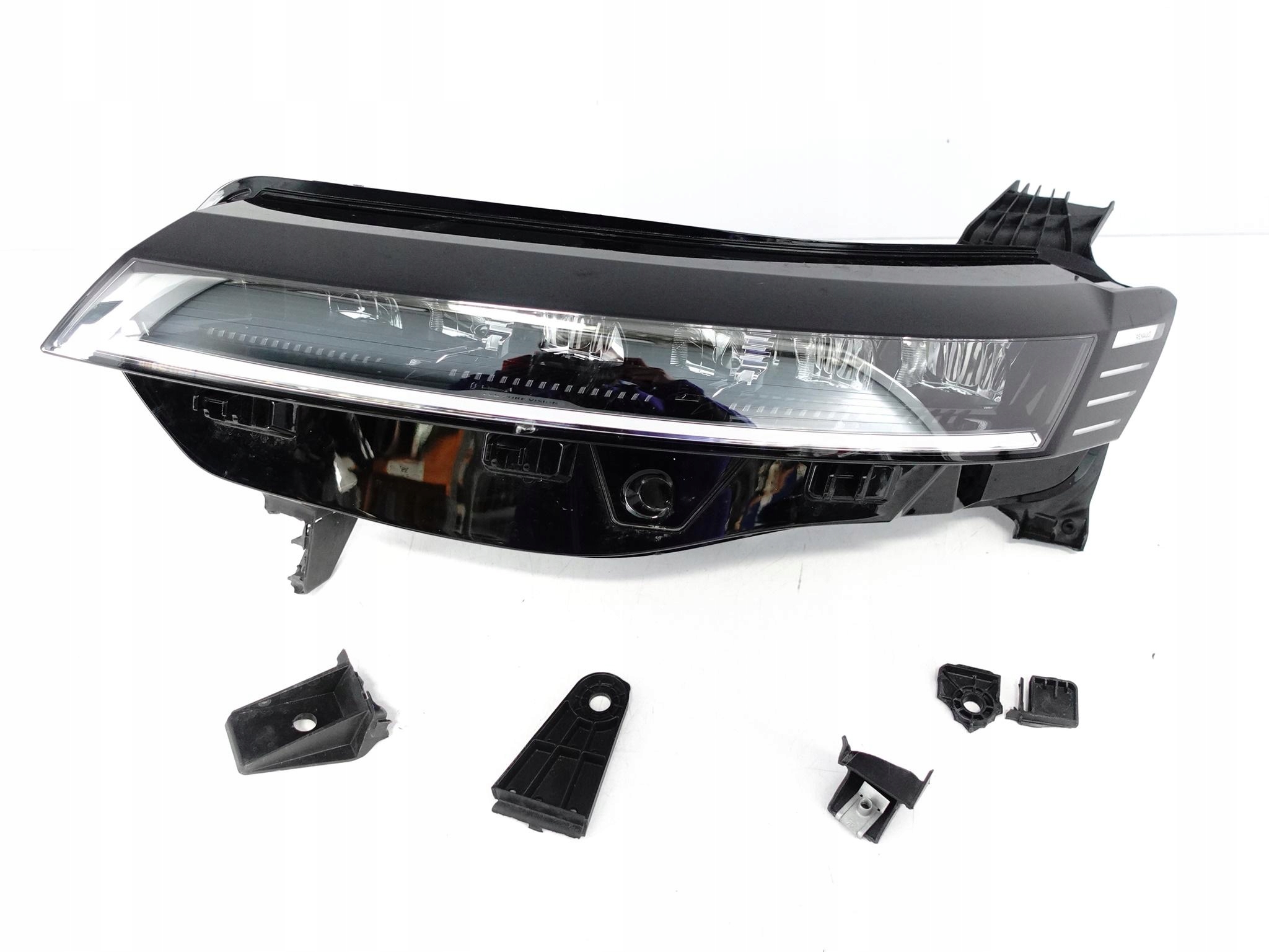 RENAULT MEGANE V 5 E-TECH ELECTRIC 22- light FULL LED PURE VISION left EU
