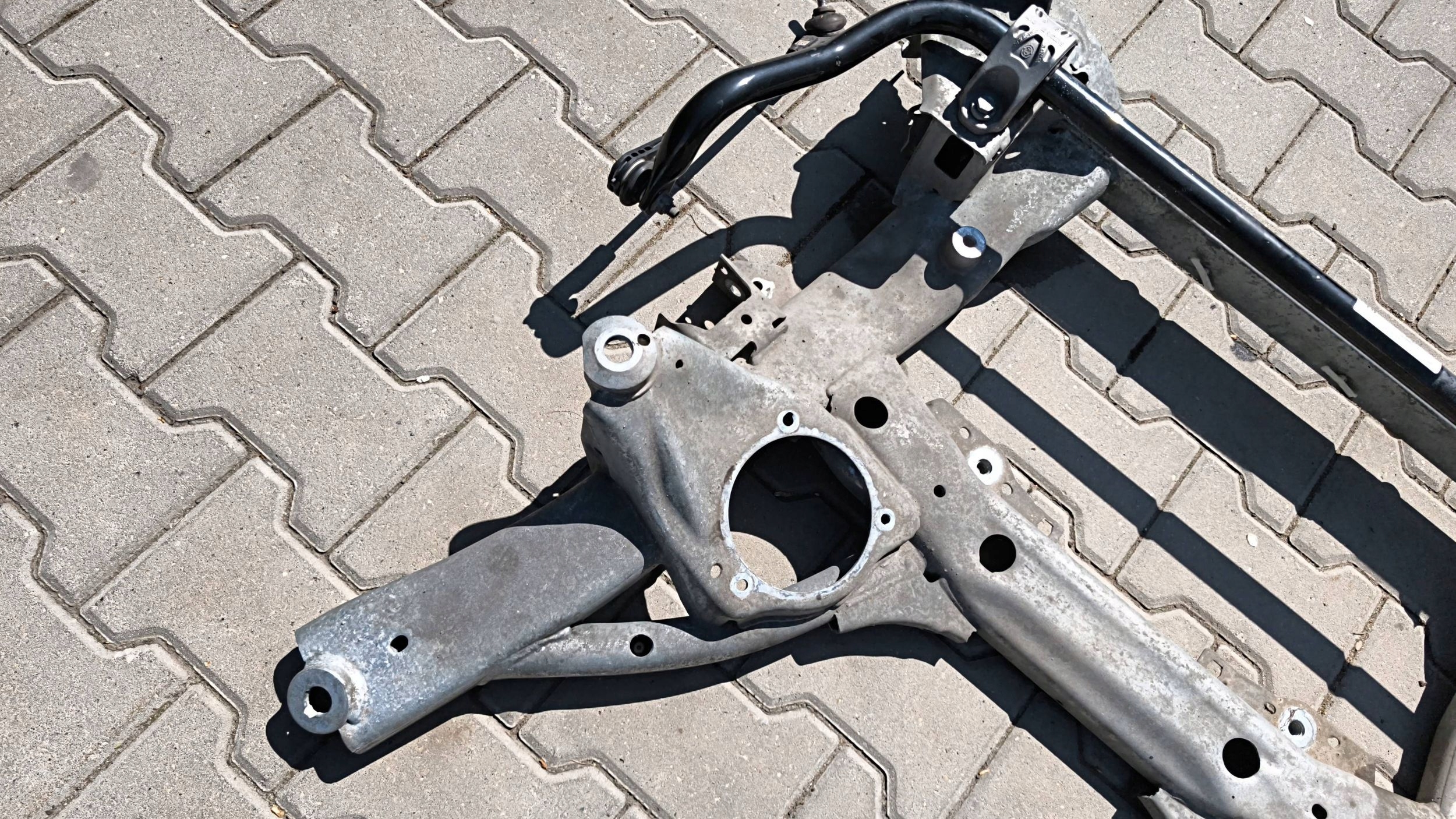 BMW 3 G20 G21 6883131 axle beam front sider 2x4