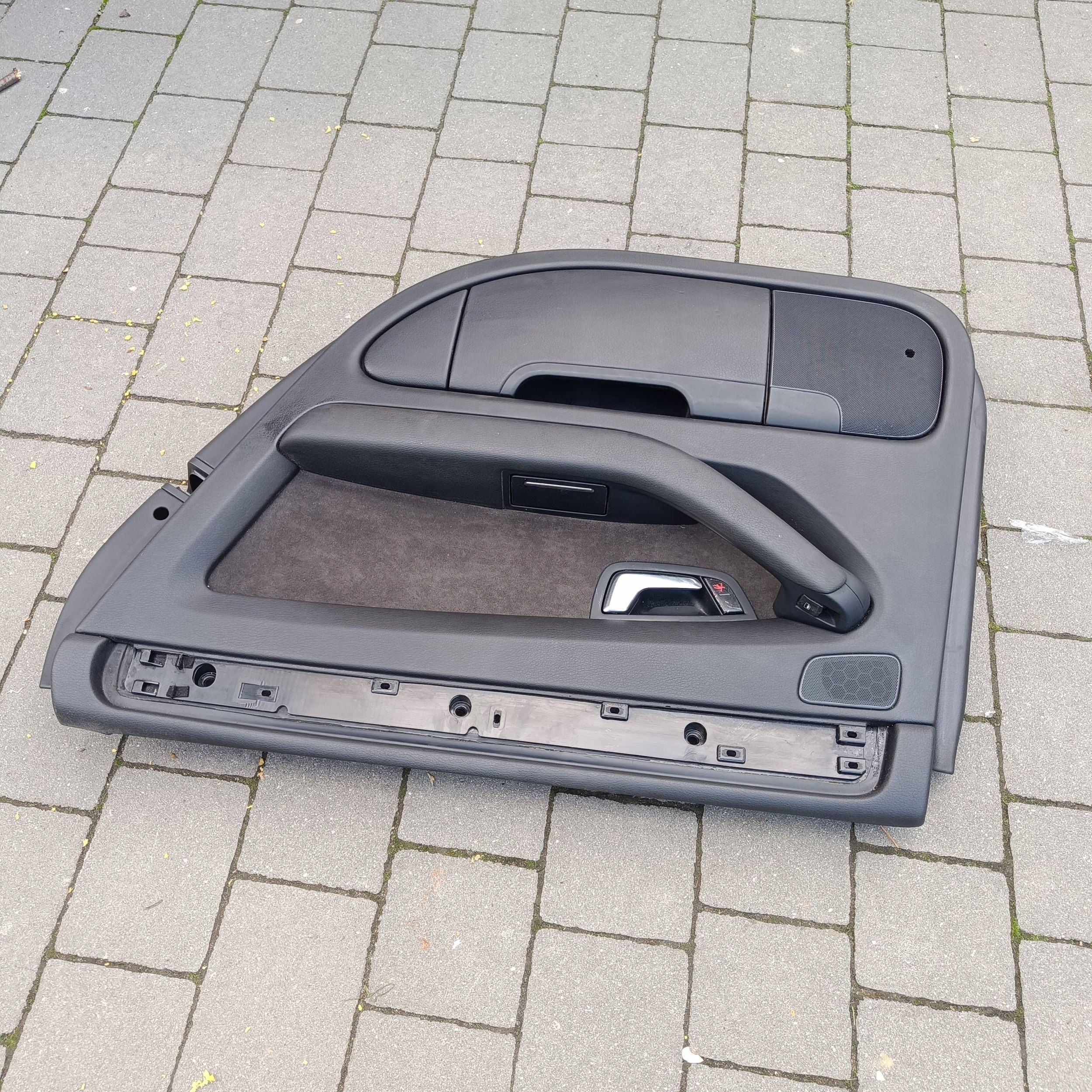 Audi A8 S8 D3 4E 2003 rear part side right side / upholstery door tylnych