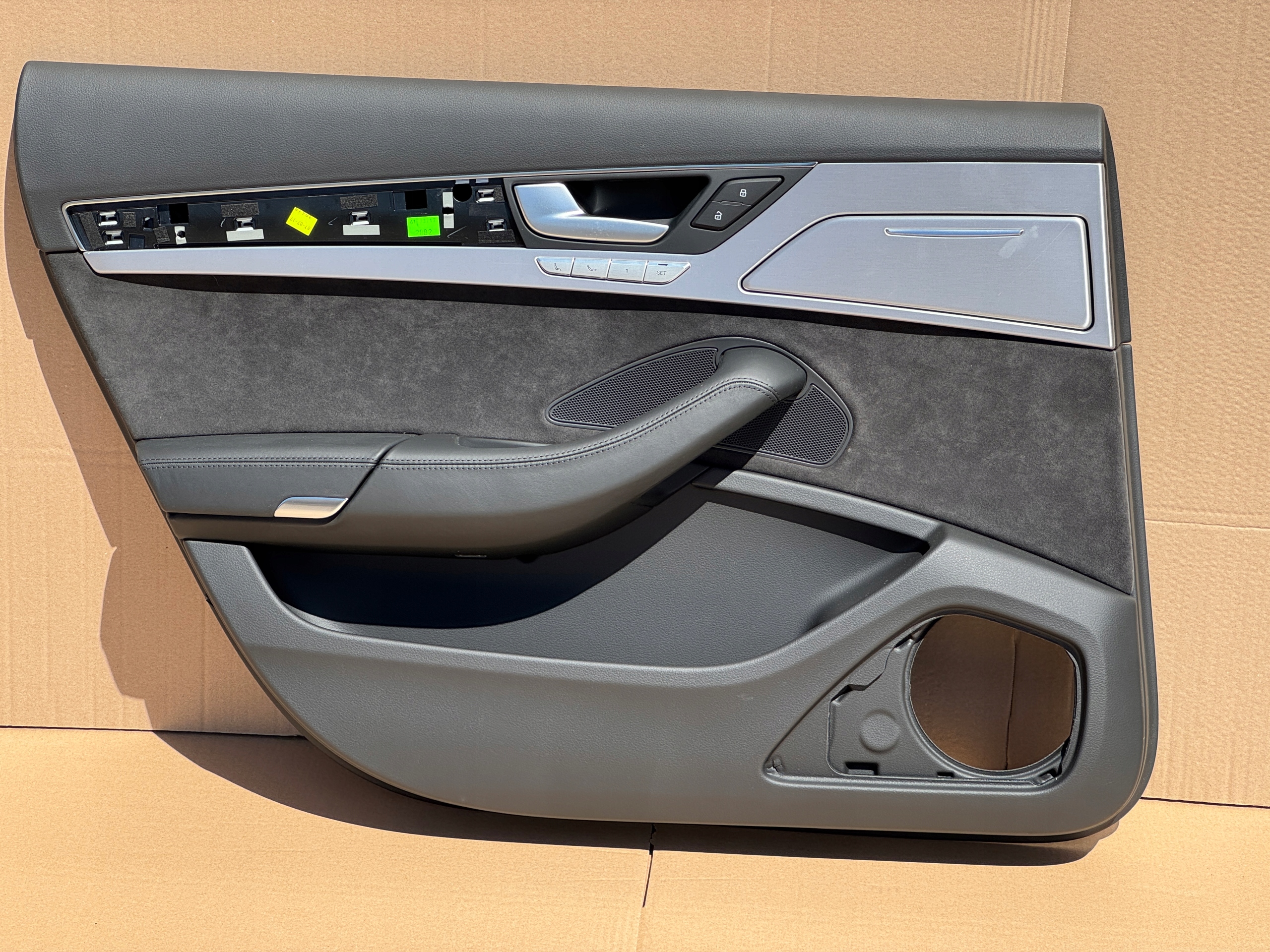 Audi A8 D4 side left upholstery left rear part rear alcantara 4H4868067 EU