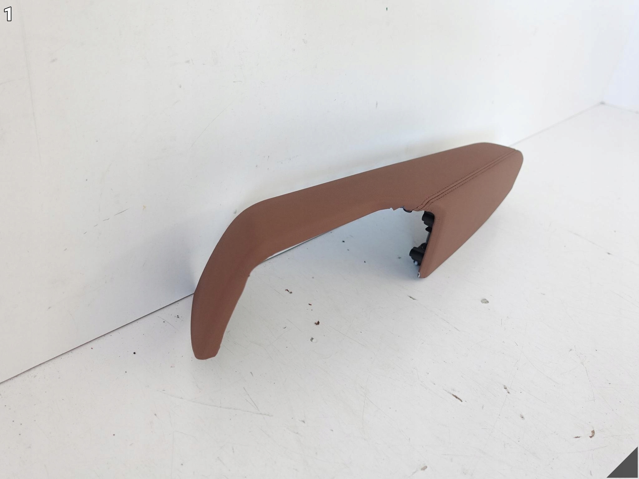 AUDI Q3 83A F3 18-25 armrest bracket door front left leather OKAPI 10A