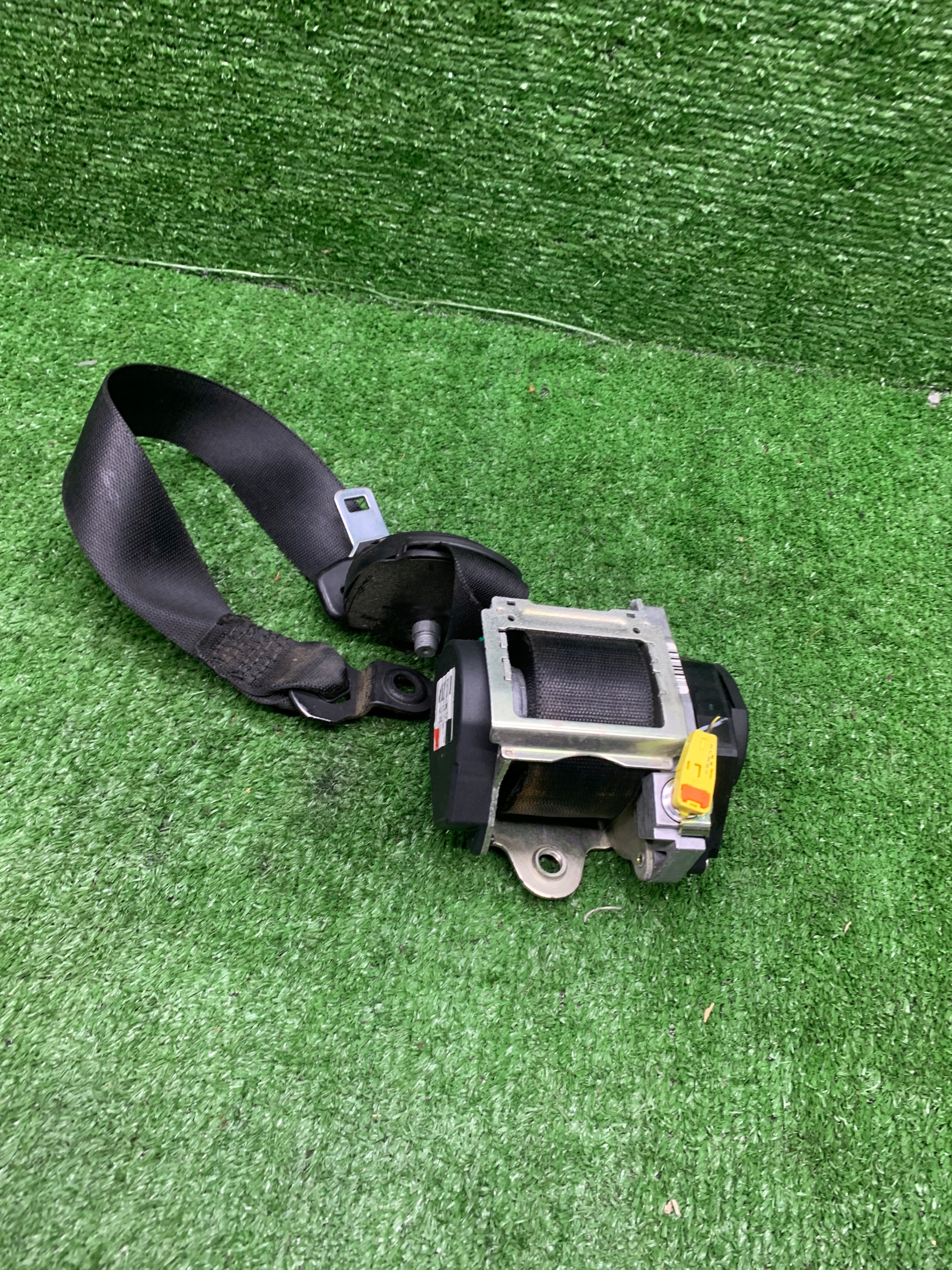 PAS BEZPIECZEŃSTWA PRZÓD LEWY MERCEDES W251 R KLASA W164 ML 2518600985