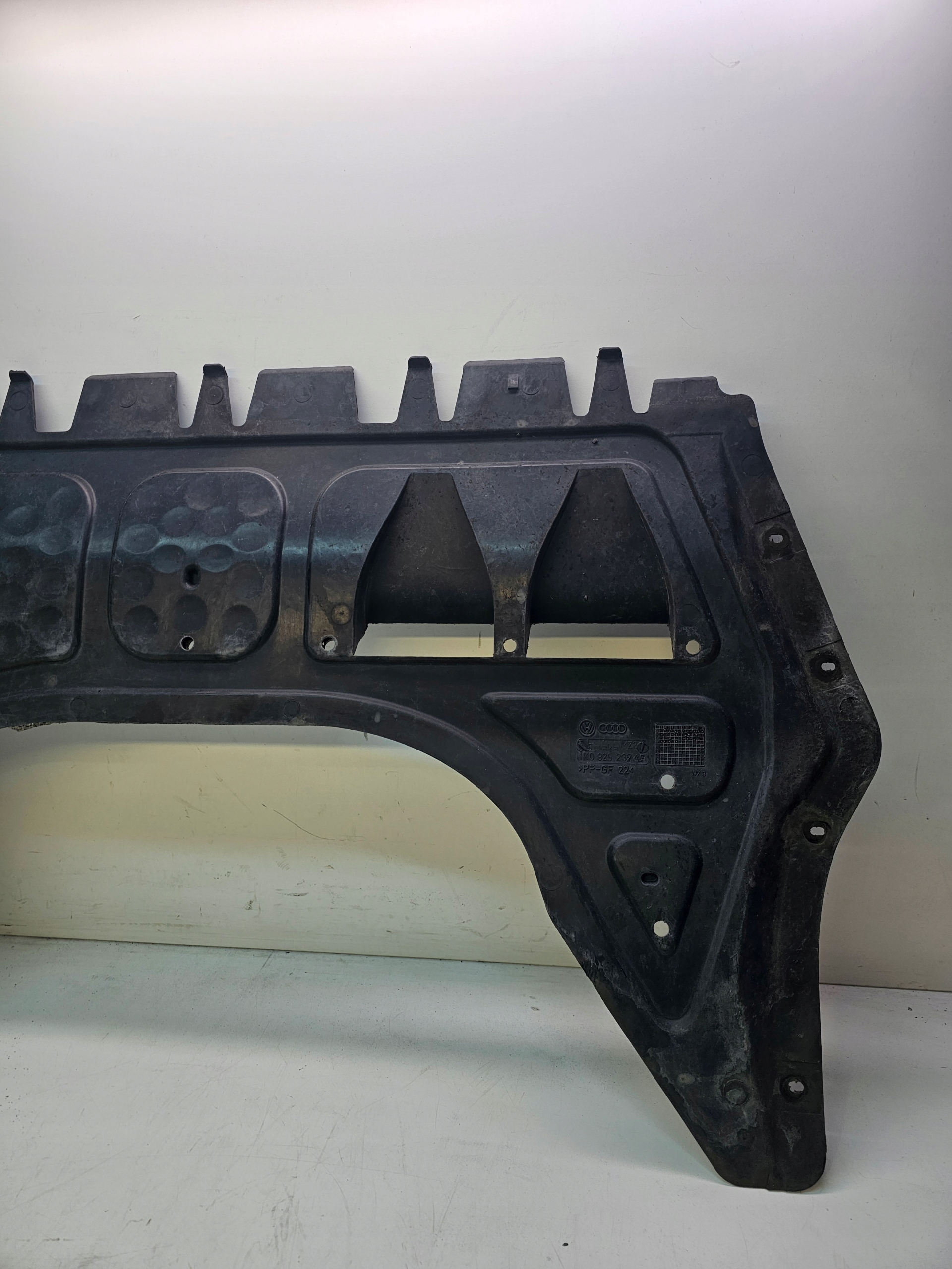 cover below engine cover AUDI VW SEAT SKODA 1K0825237AB