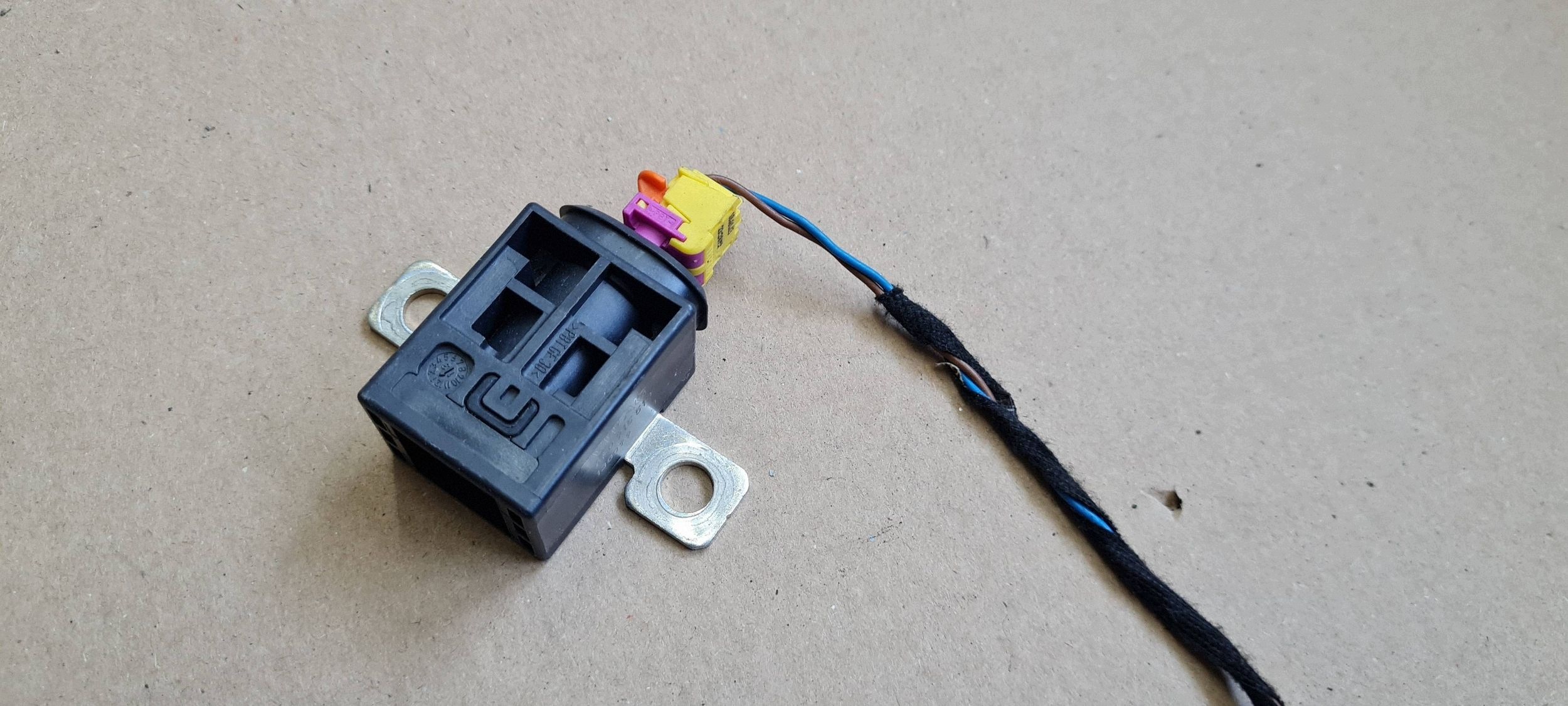 A7 4G Sicherungen PIROTECHNICZNY A4 B8 S4 A5 Q5 A6 C7 4G 4F0915519