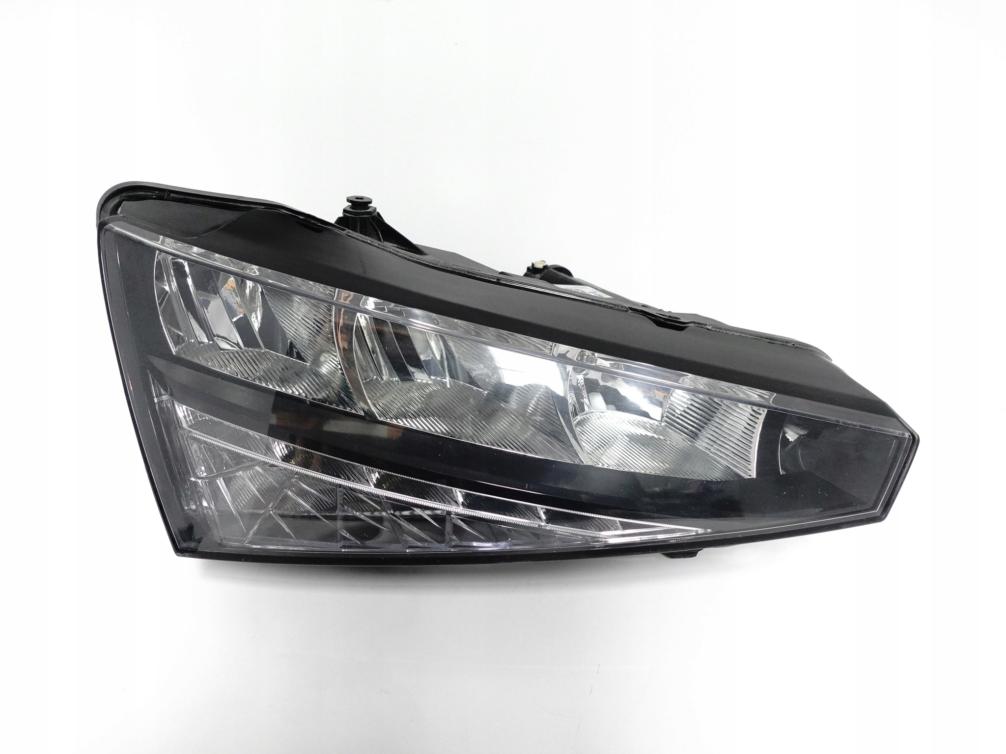 SKODA SCALA 657 19- light ZWYKLA H7 + LED right EU