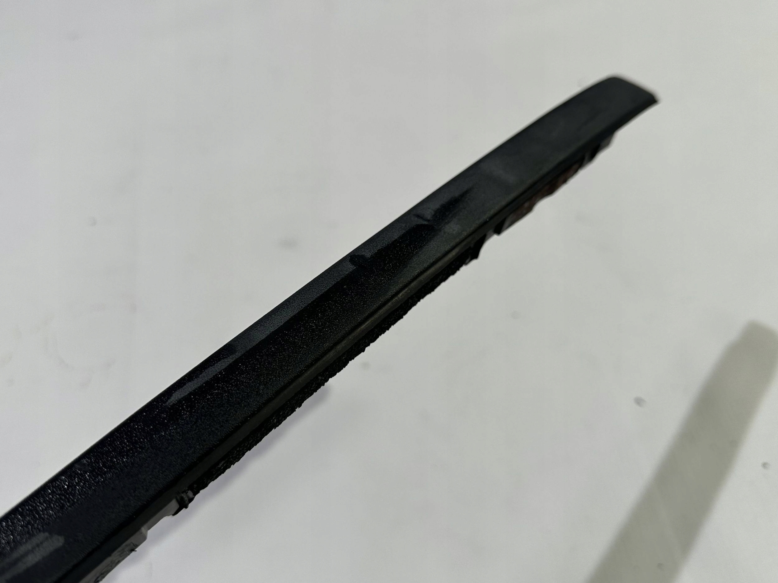 moulding gasket windows czolowej left Dodge RAM 1500 2013 - 2018