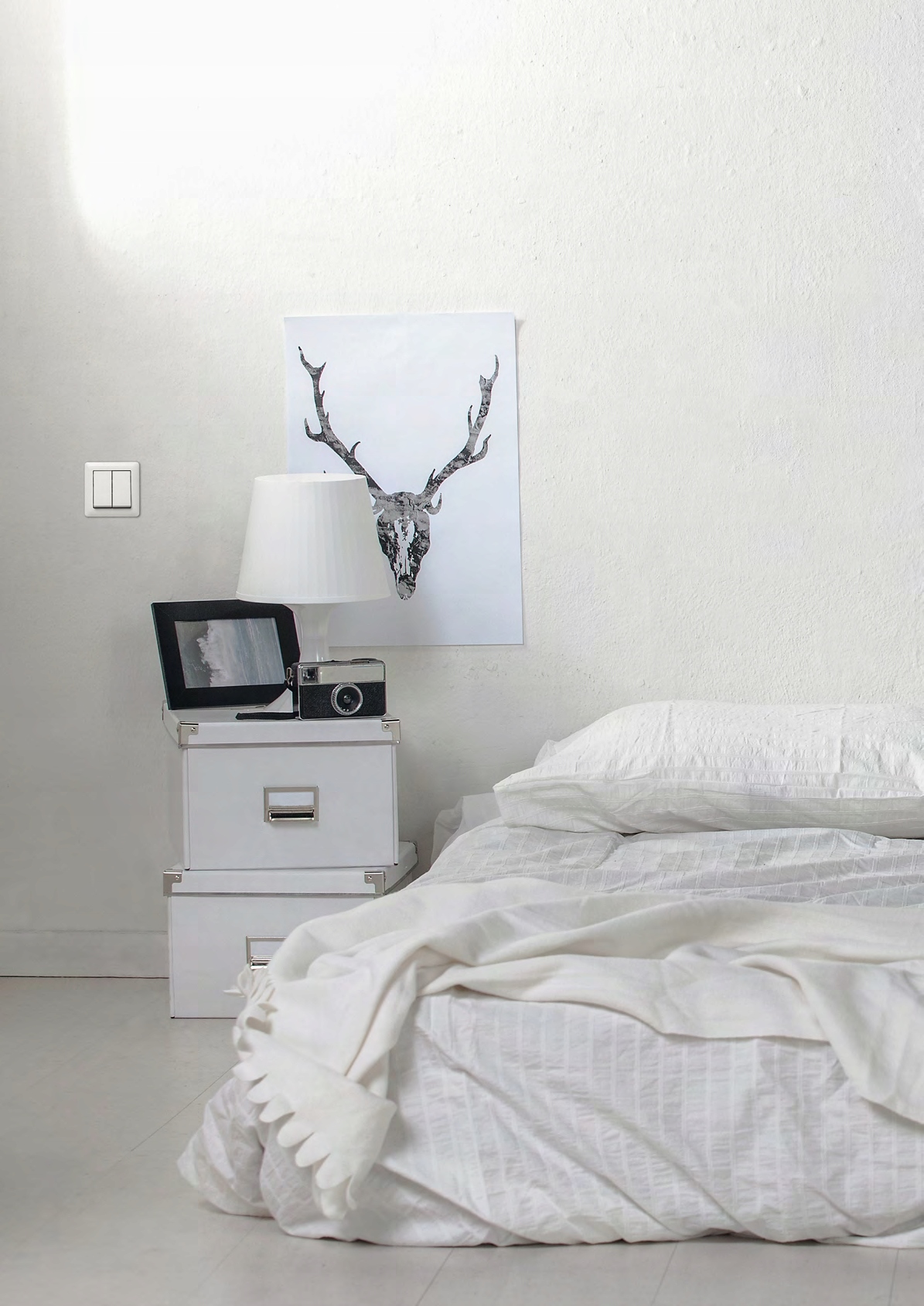 HAGER LUMINA ŁĄCZNIK UNIWERS/SCHODOWY BIAŁY WL0020 Kolor biały