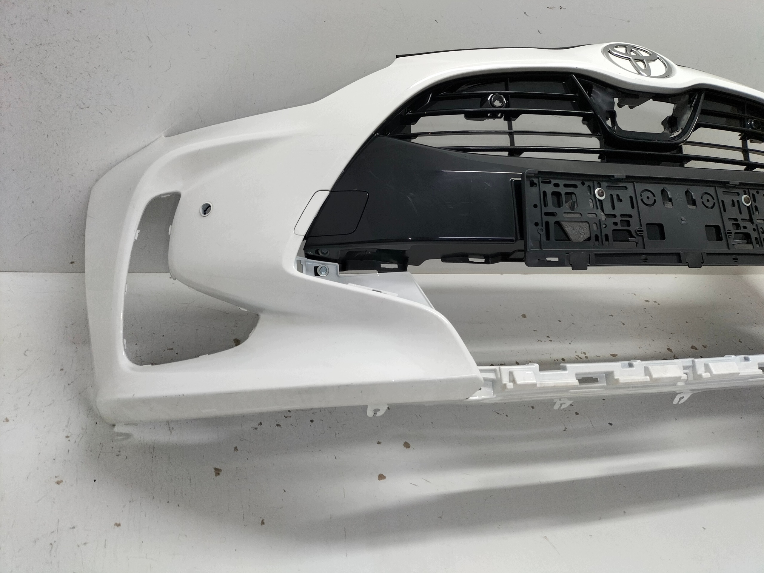 front bumper front TOYOTA YARIS 4 IV 20