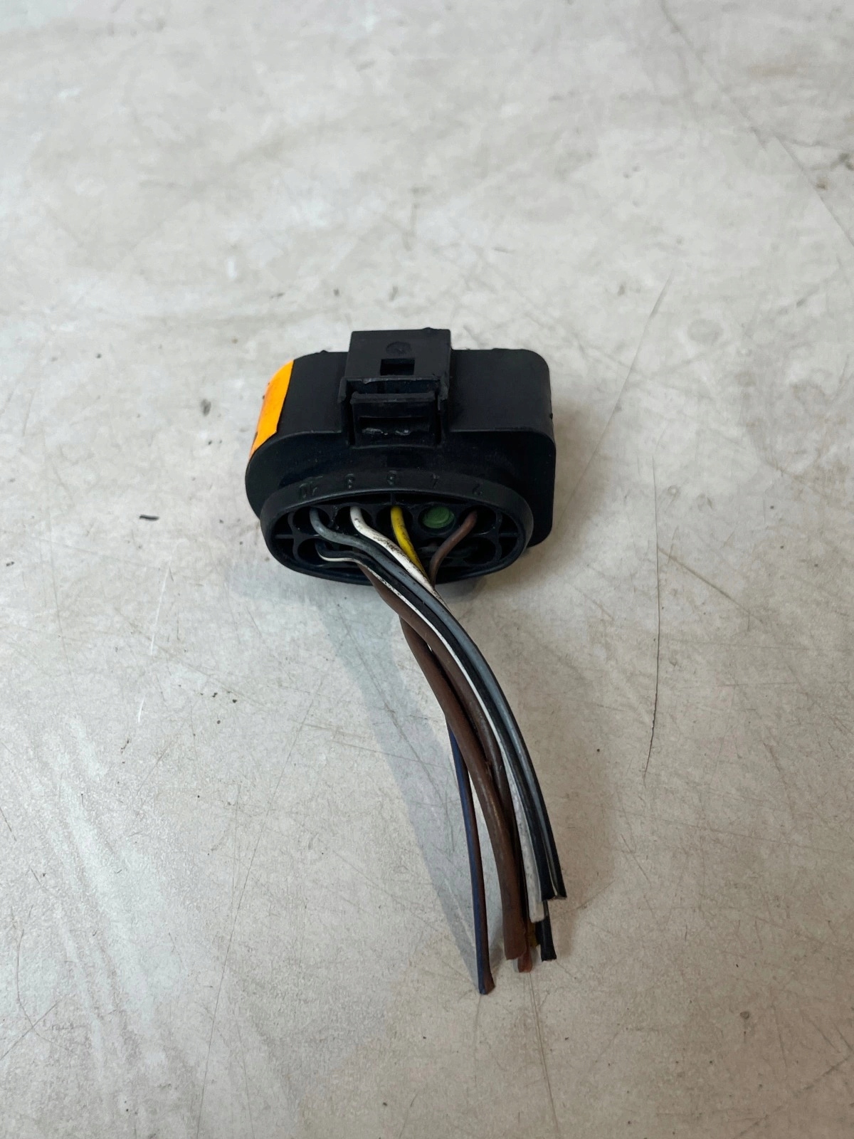 connecting spoiler lights front left Skoda Octavia II Lift 9 Pin