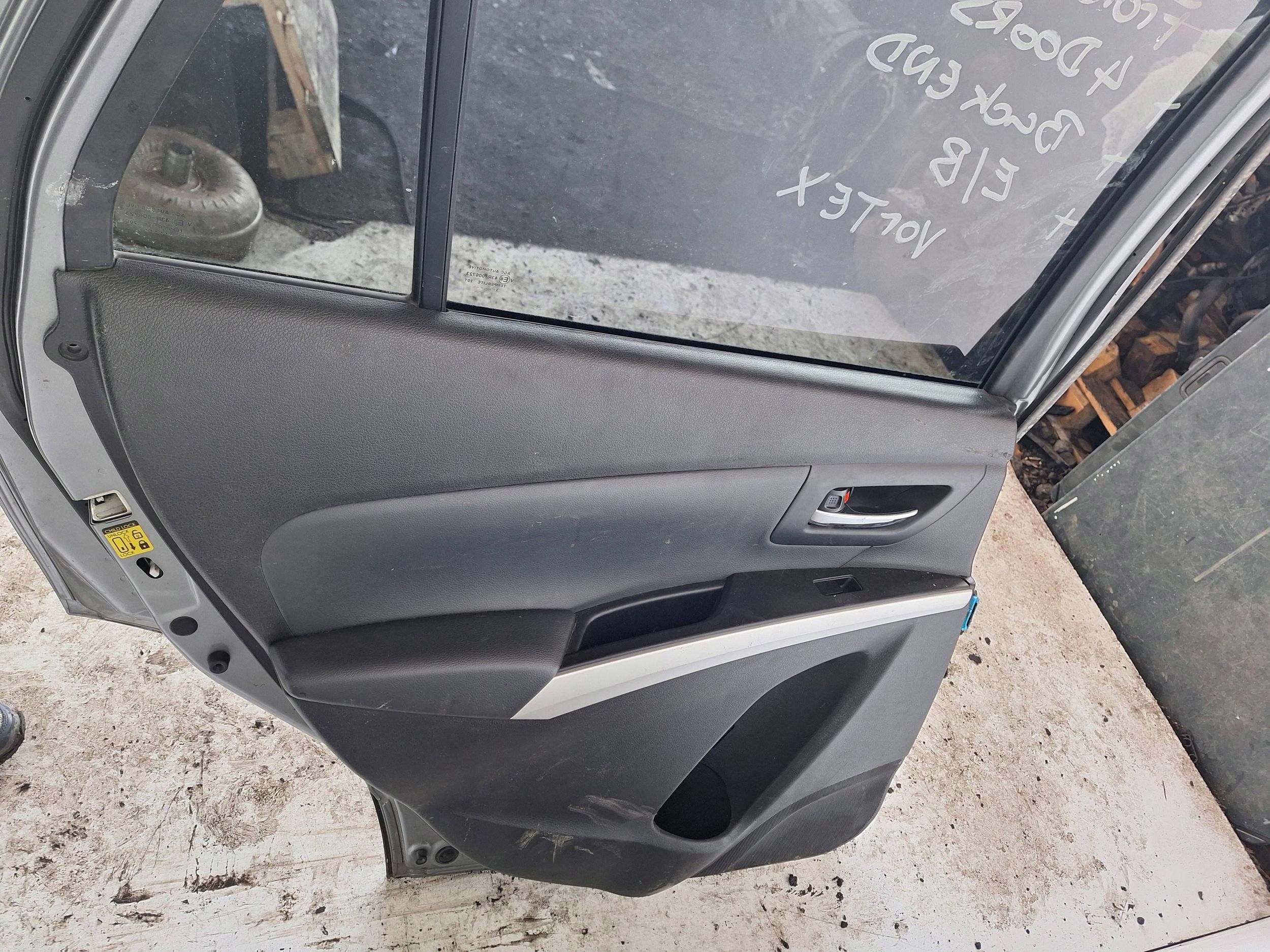 SUZUKI SX4 S-CROSS 13-16 Tür links heck