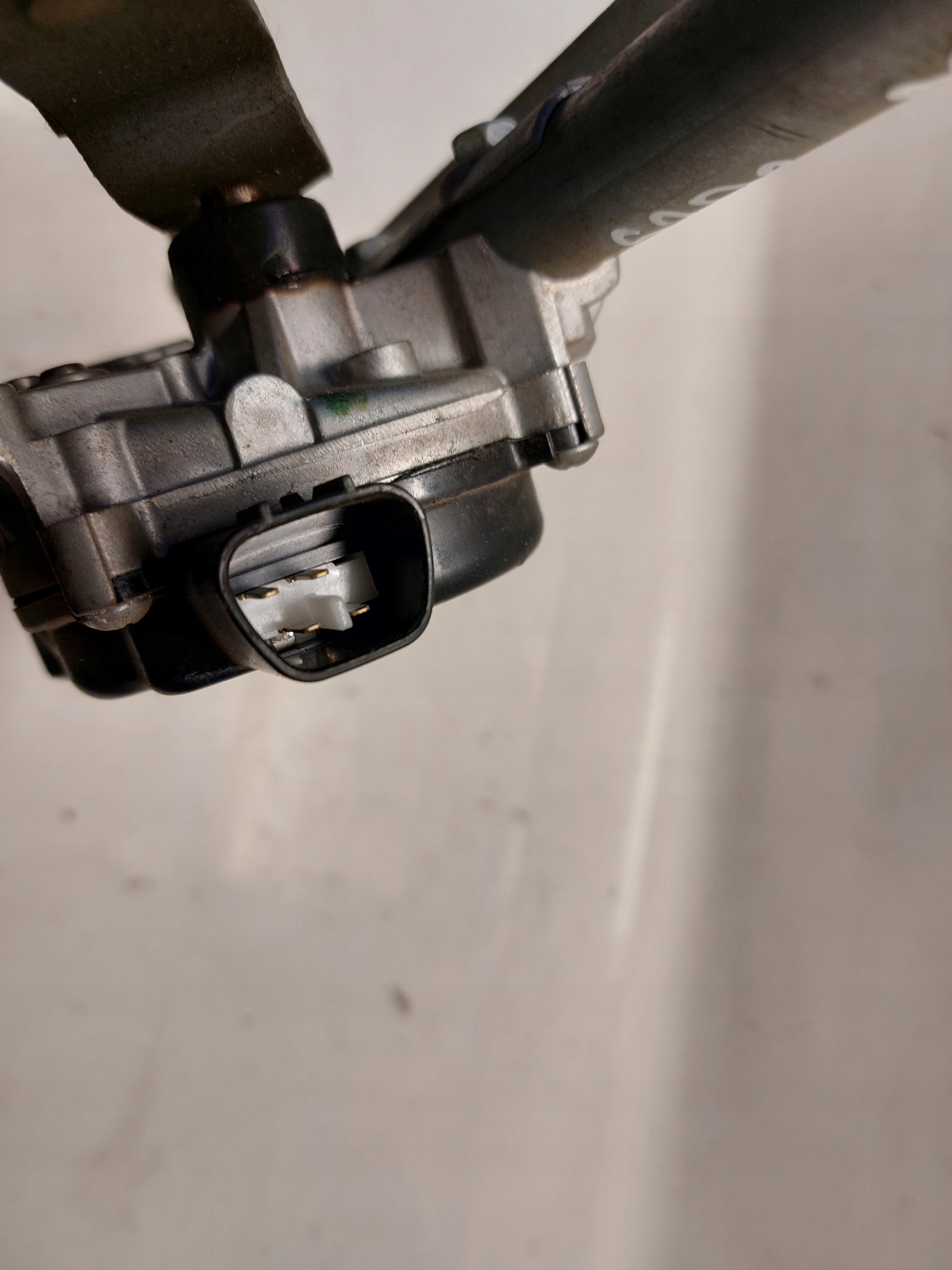 wiper mechanism front NISSAN QASHQAI J11
