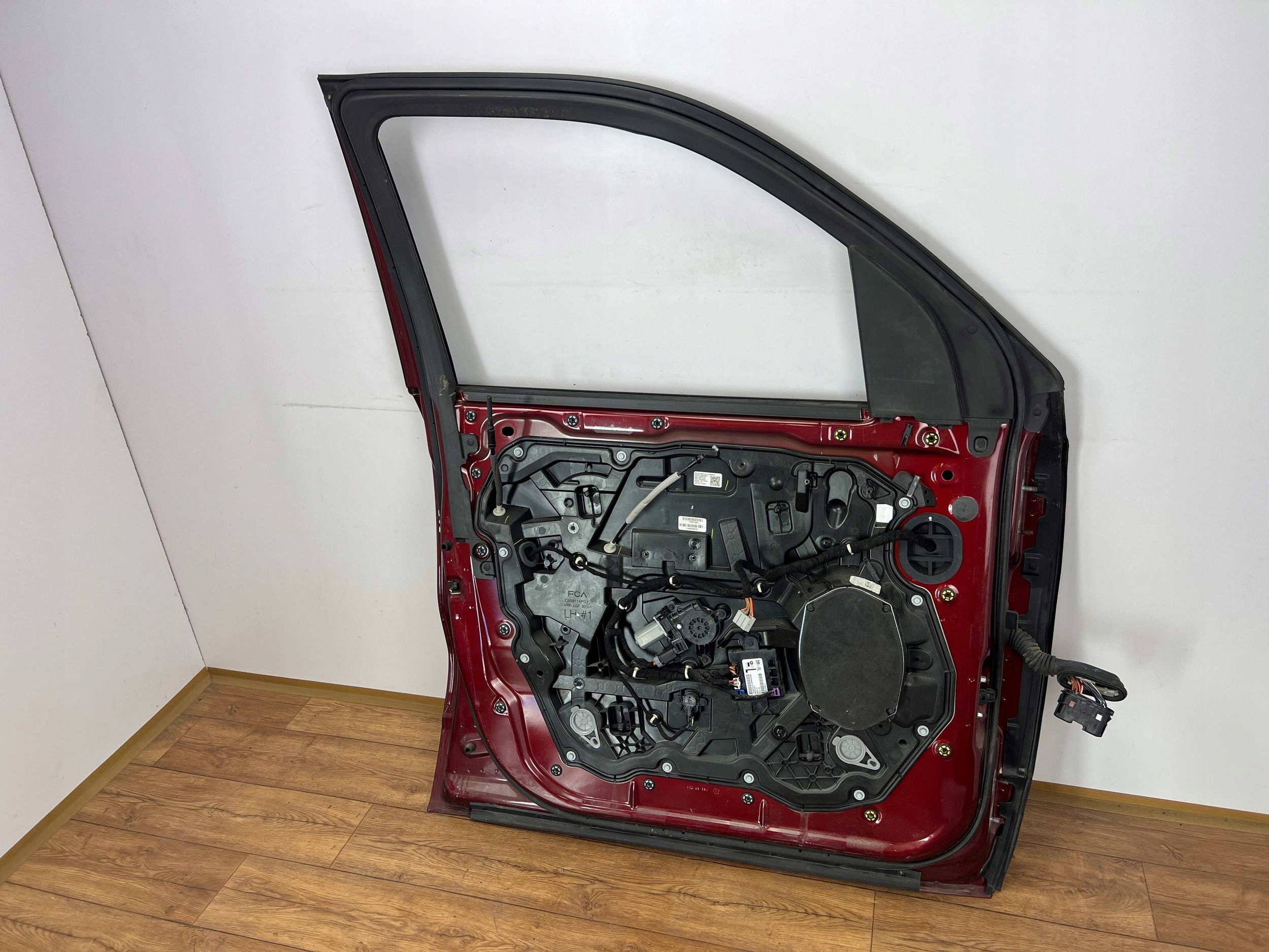 door front left Dodge Ram 1500 DT 2019+