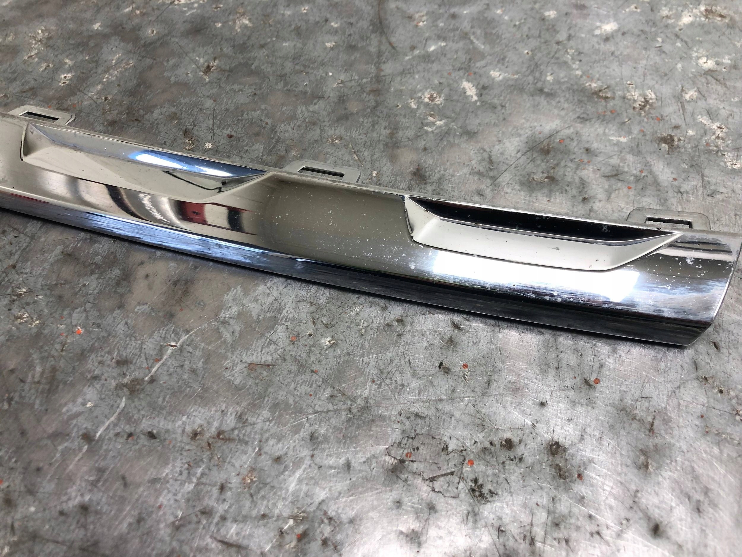 lišta CHROM GRILLA levá VW TIGUAN II 5NA853767A