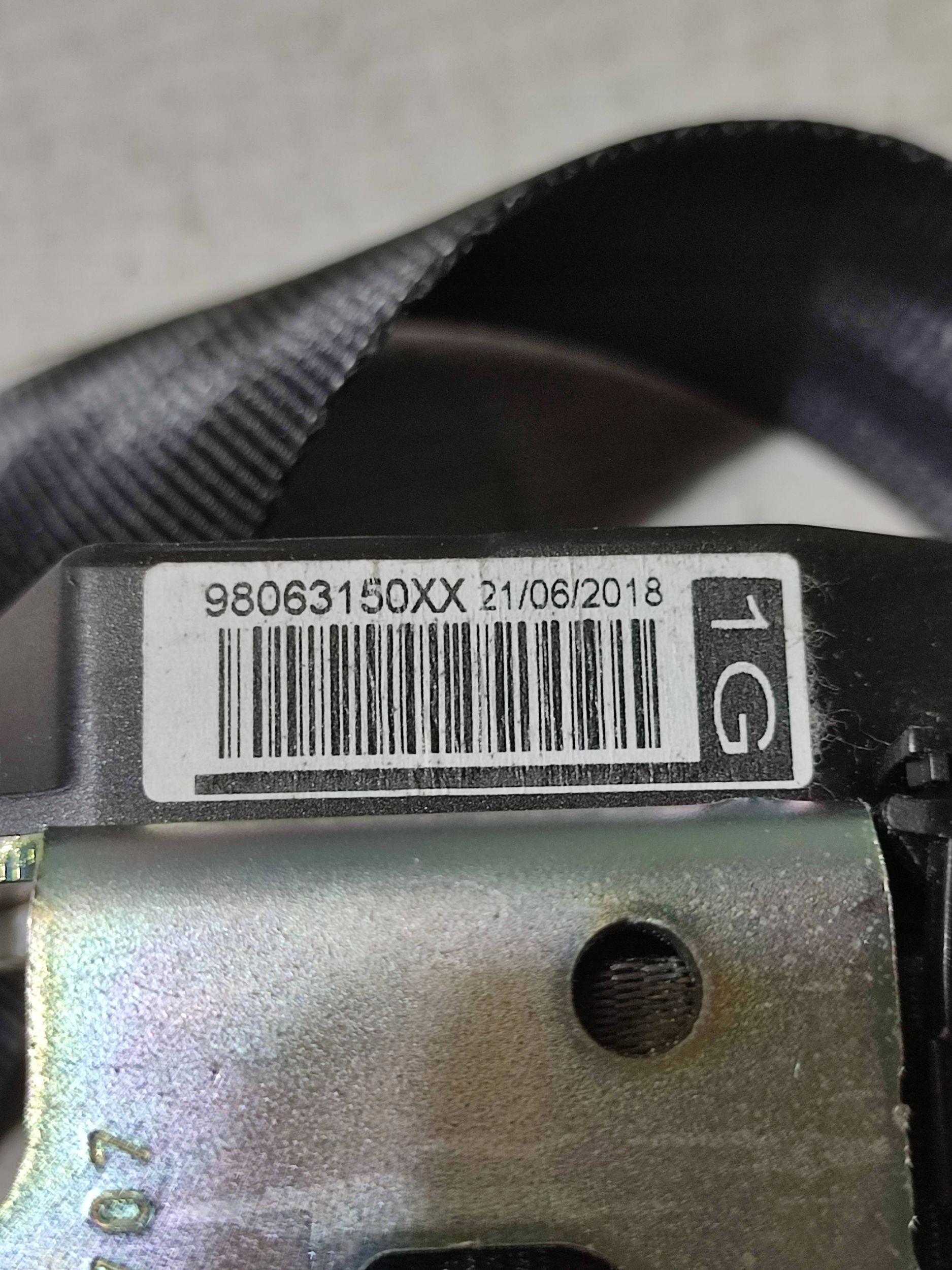 Peugeot 2008 and 2018 front side left tension belt safety
