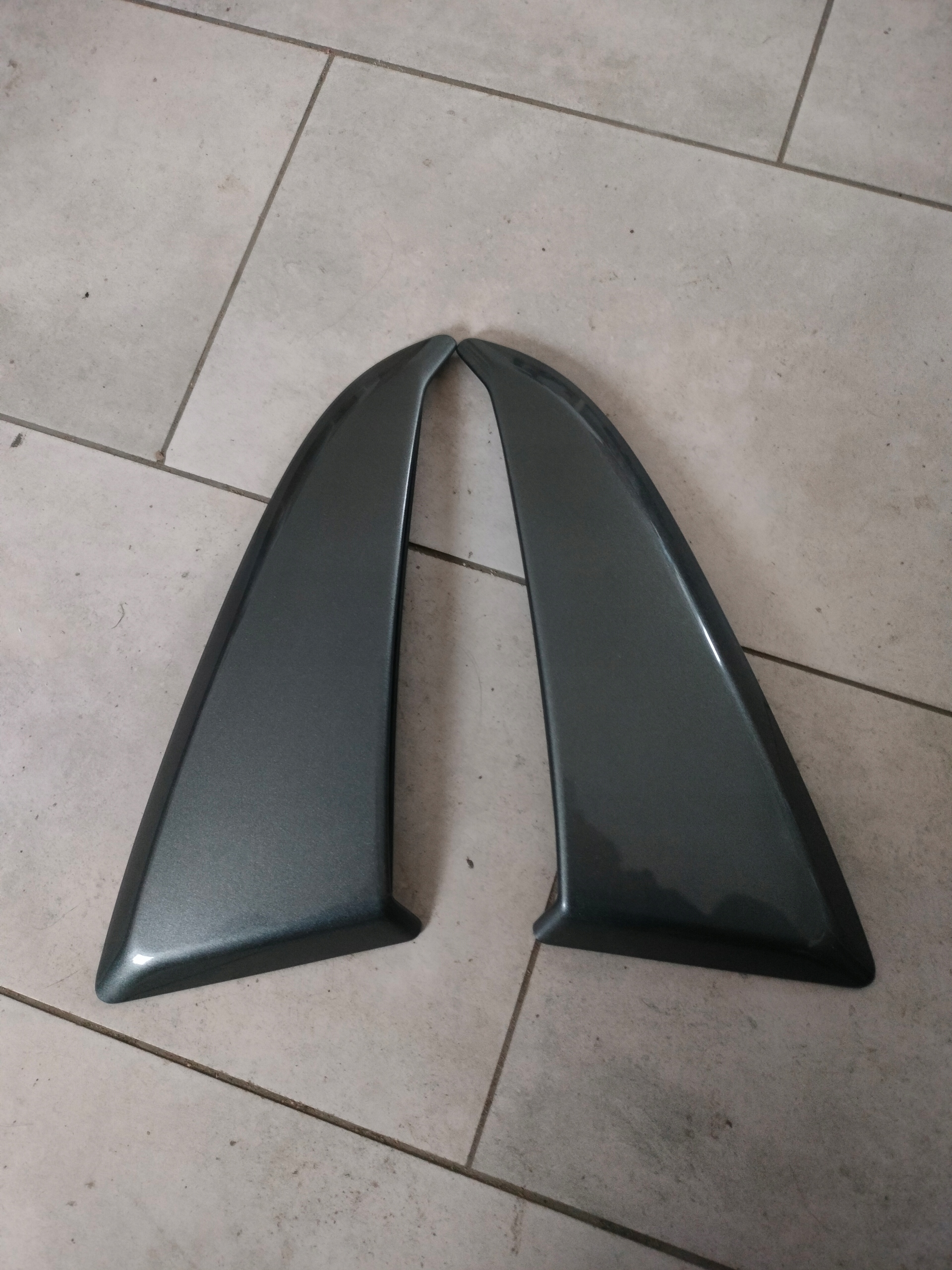 AR3J-63279E00/01 - 2010 2012 2014 FORD MUSTANG ЗЯБРА