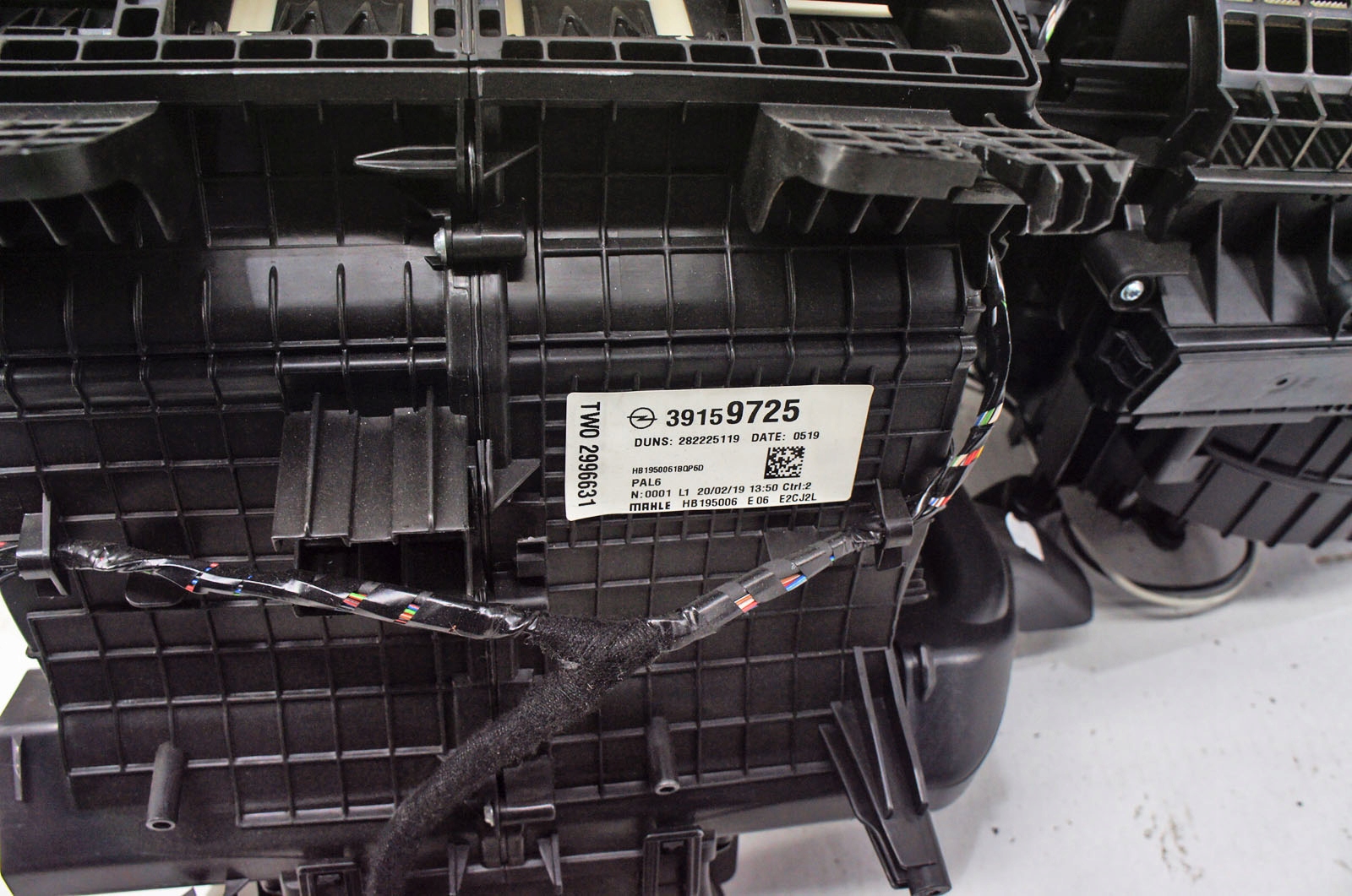 TW125 opel INSIGNIA B 1.5и радиатор отопителя 39159725 европа