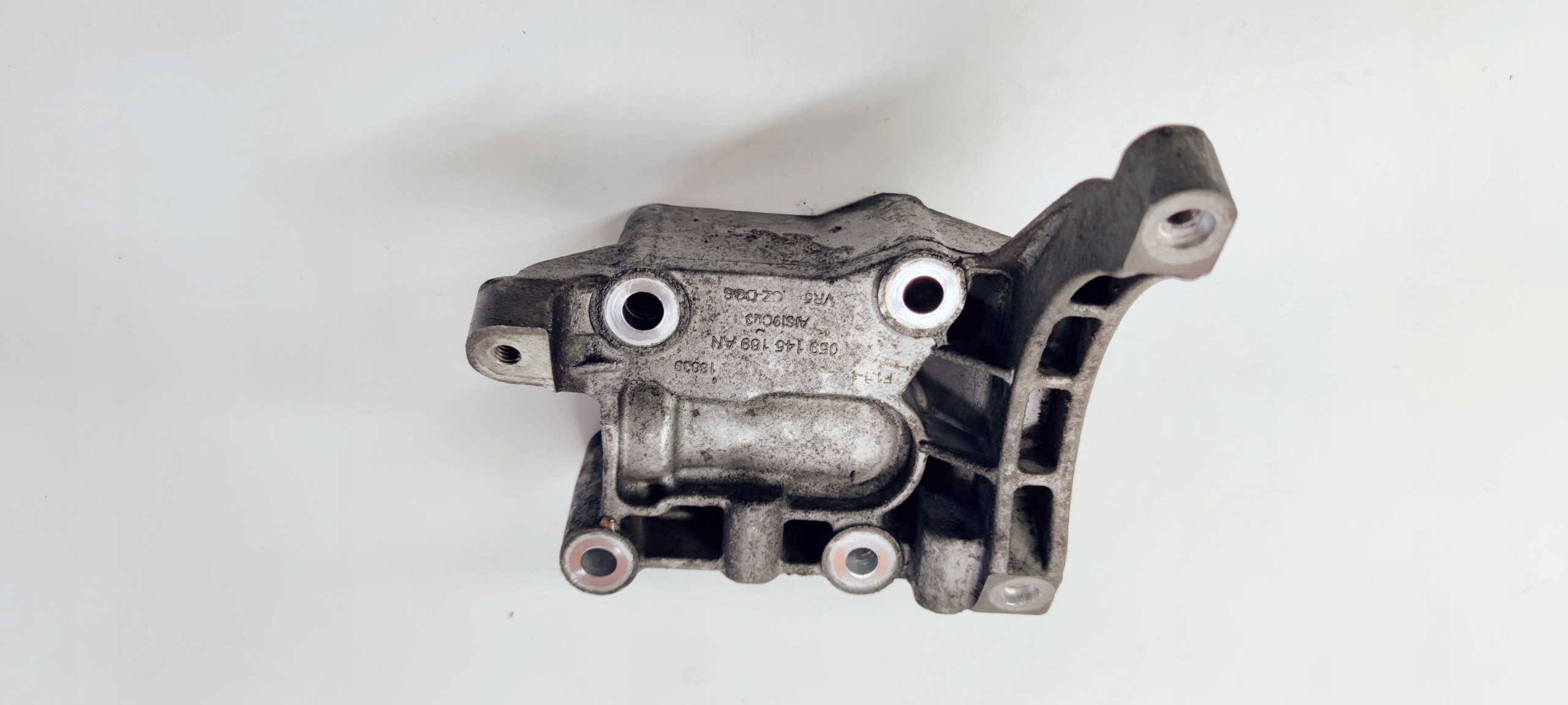 Крепление лапы компрессора AUDI A6 C7 A7 059145169AN