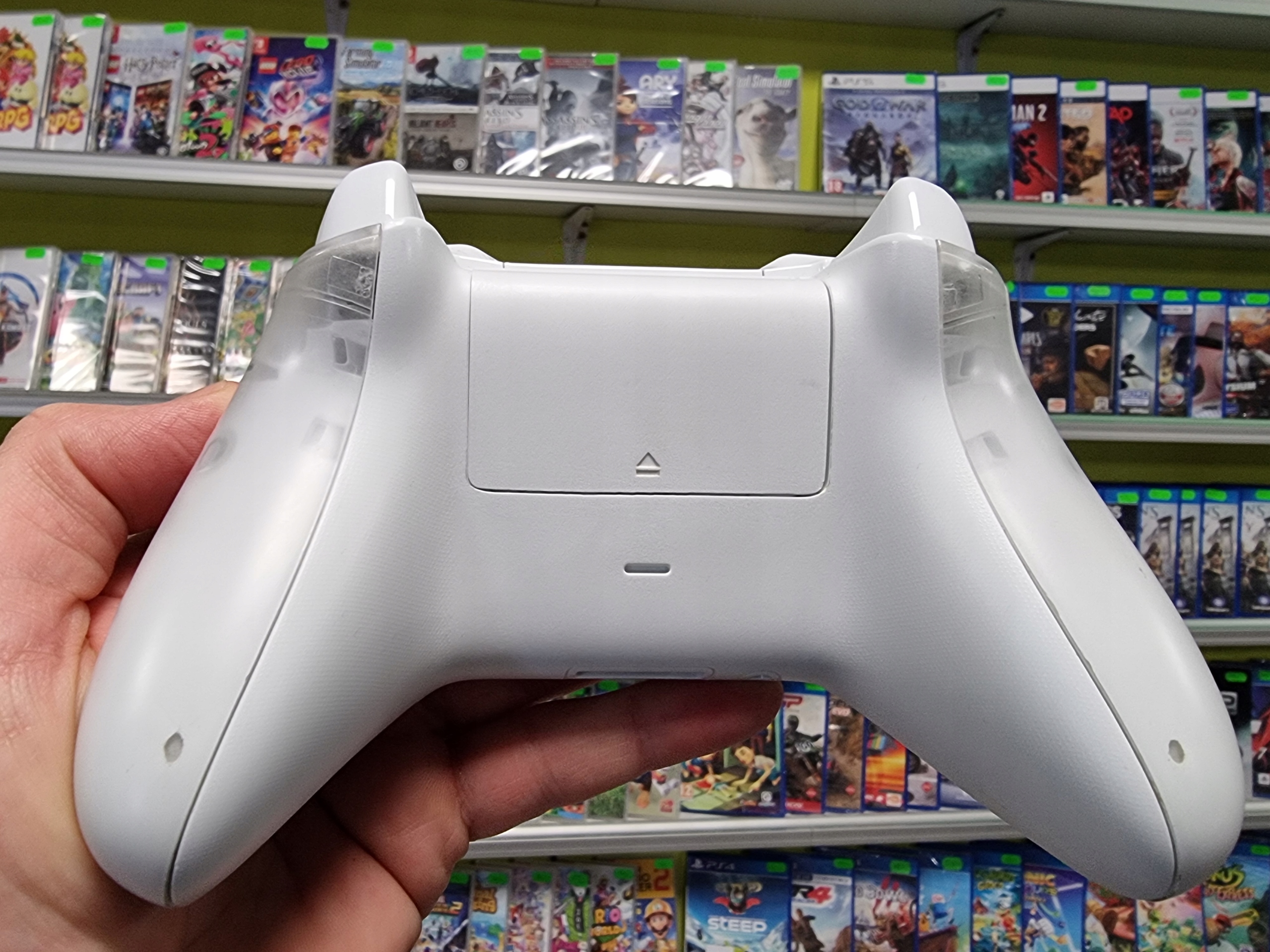 103. PAD KONTROLER XBOX ONE SERIES S X PC PHANTOM WHITE LIMITED Złącza microUSB mini jack 3.5 (audio)